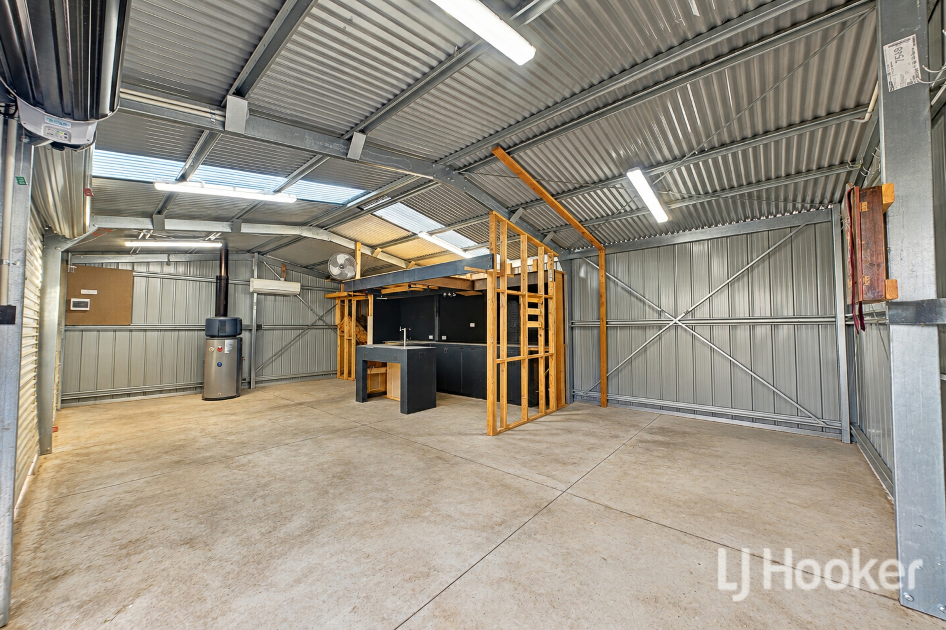 40 James Cook Drive — photo 15 of 20