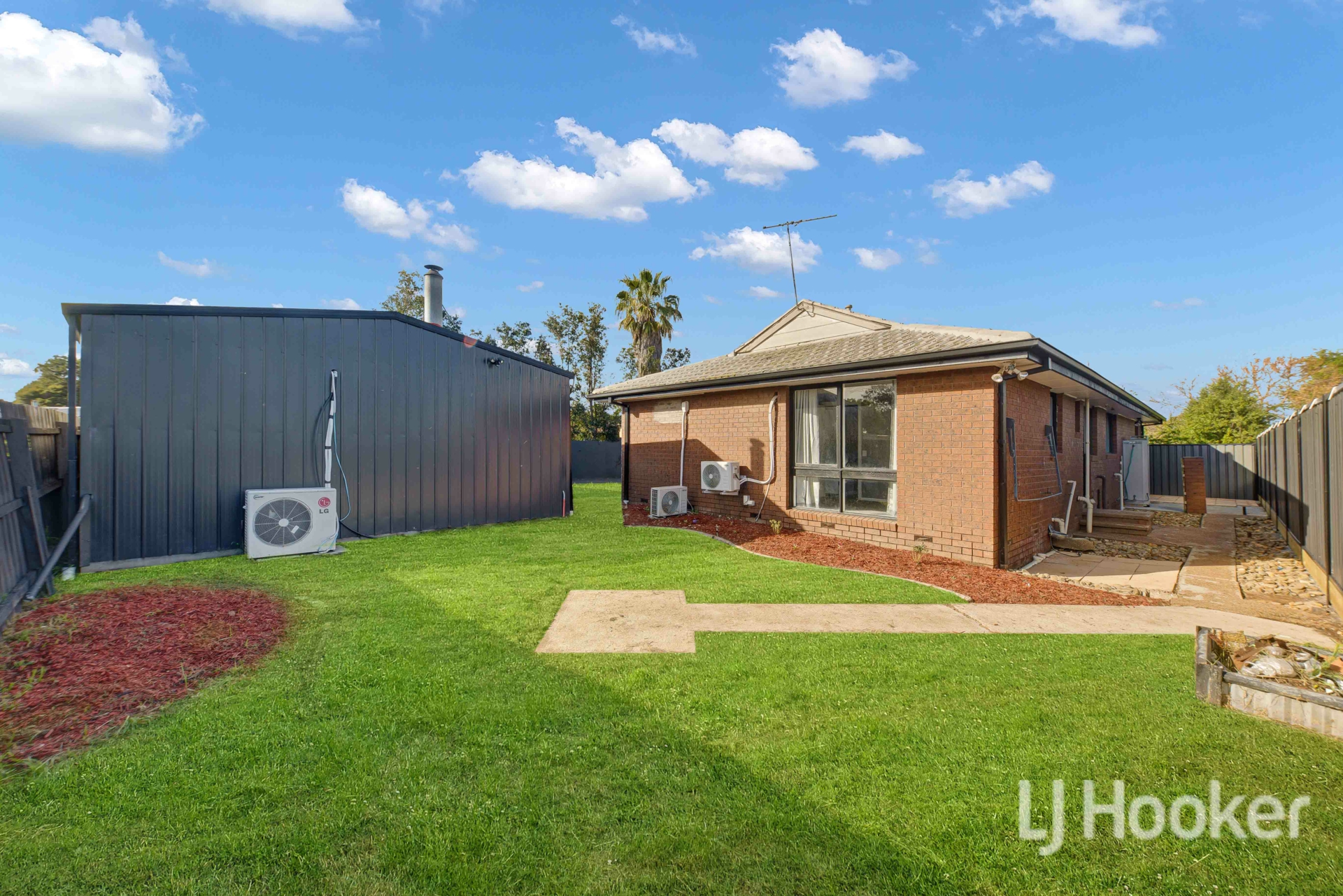 40 James Cook Drive — photo 17 of 20