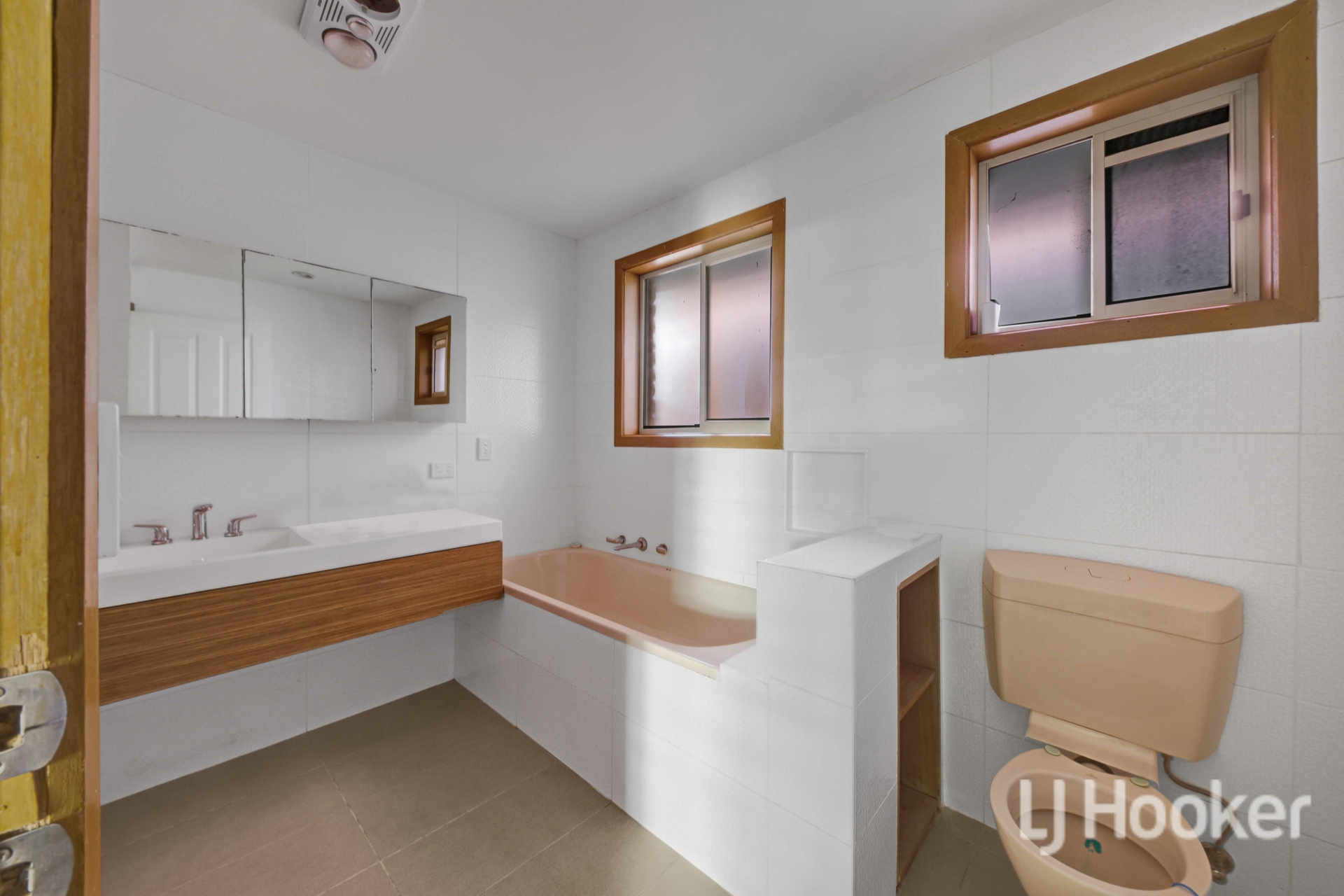 2/7 Haynes Court — photo 6 of 7