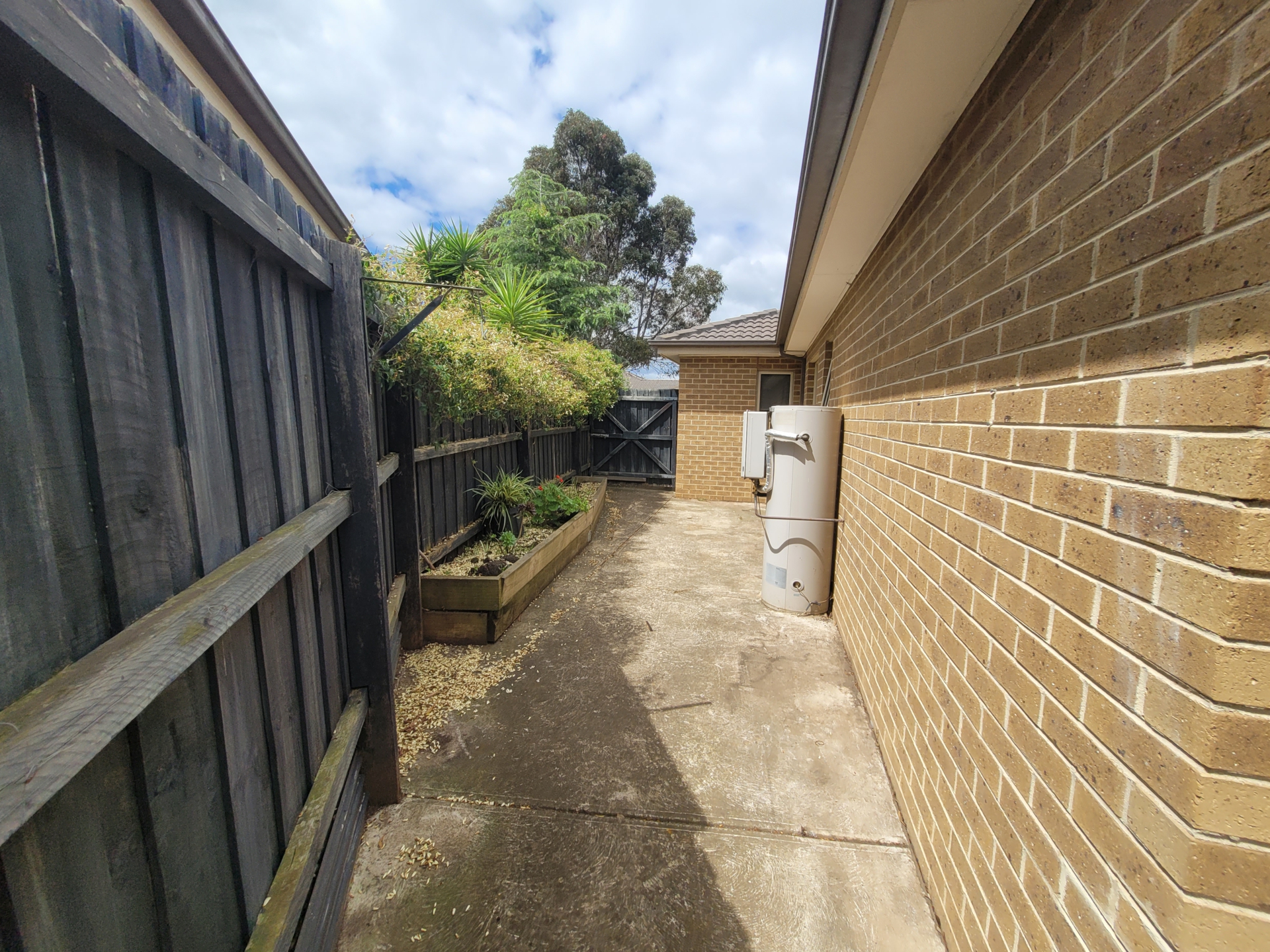 71 Fairhaven Boulevard — photo 13 of 14