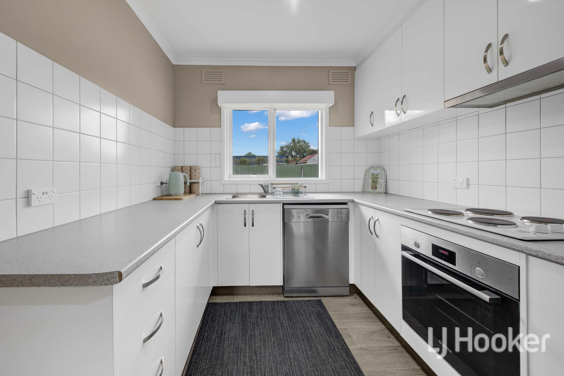 2/224 Main street — photo 3 of 14