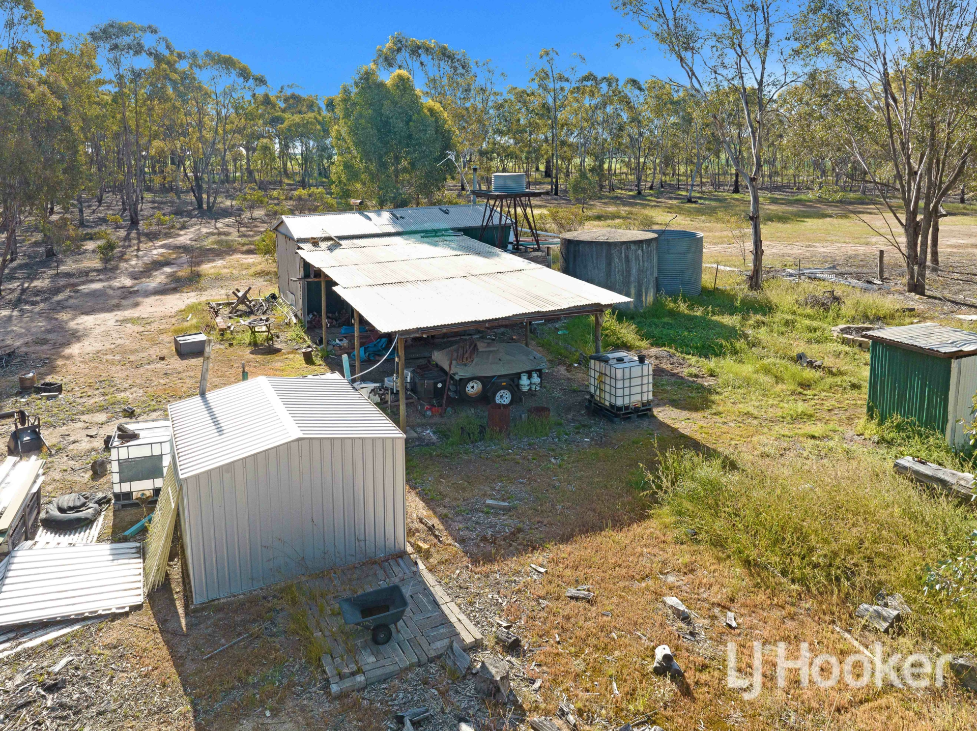 1630 Landsborough Road — photo 5 of 7