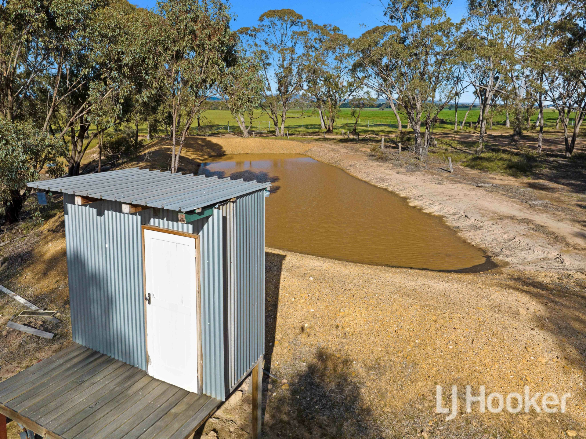 1630 Landsborough Road — photo 7 of 7