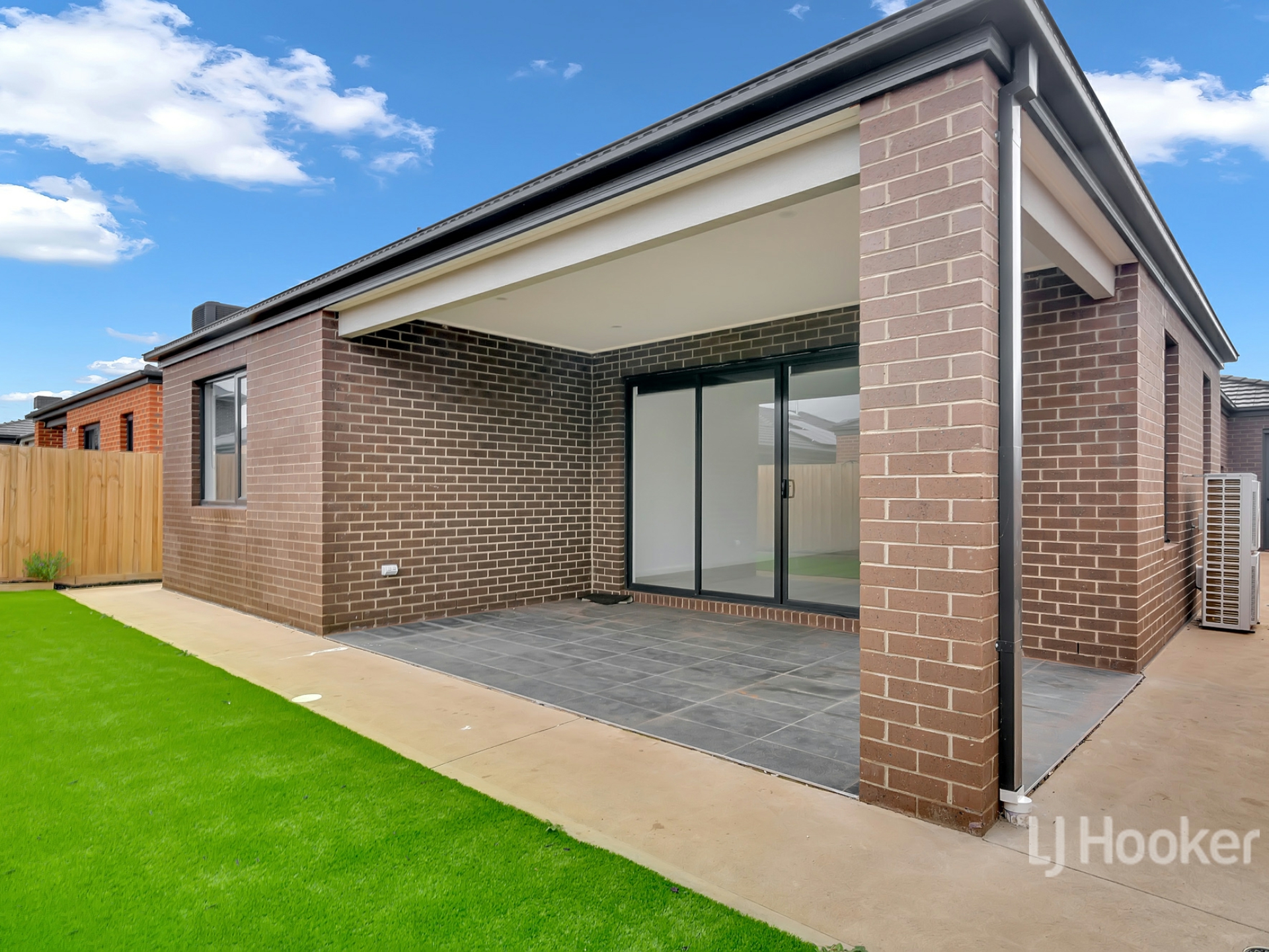 9 Moulsdale Way, AINTREE