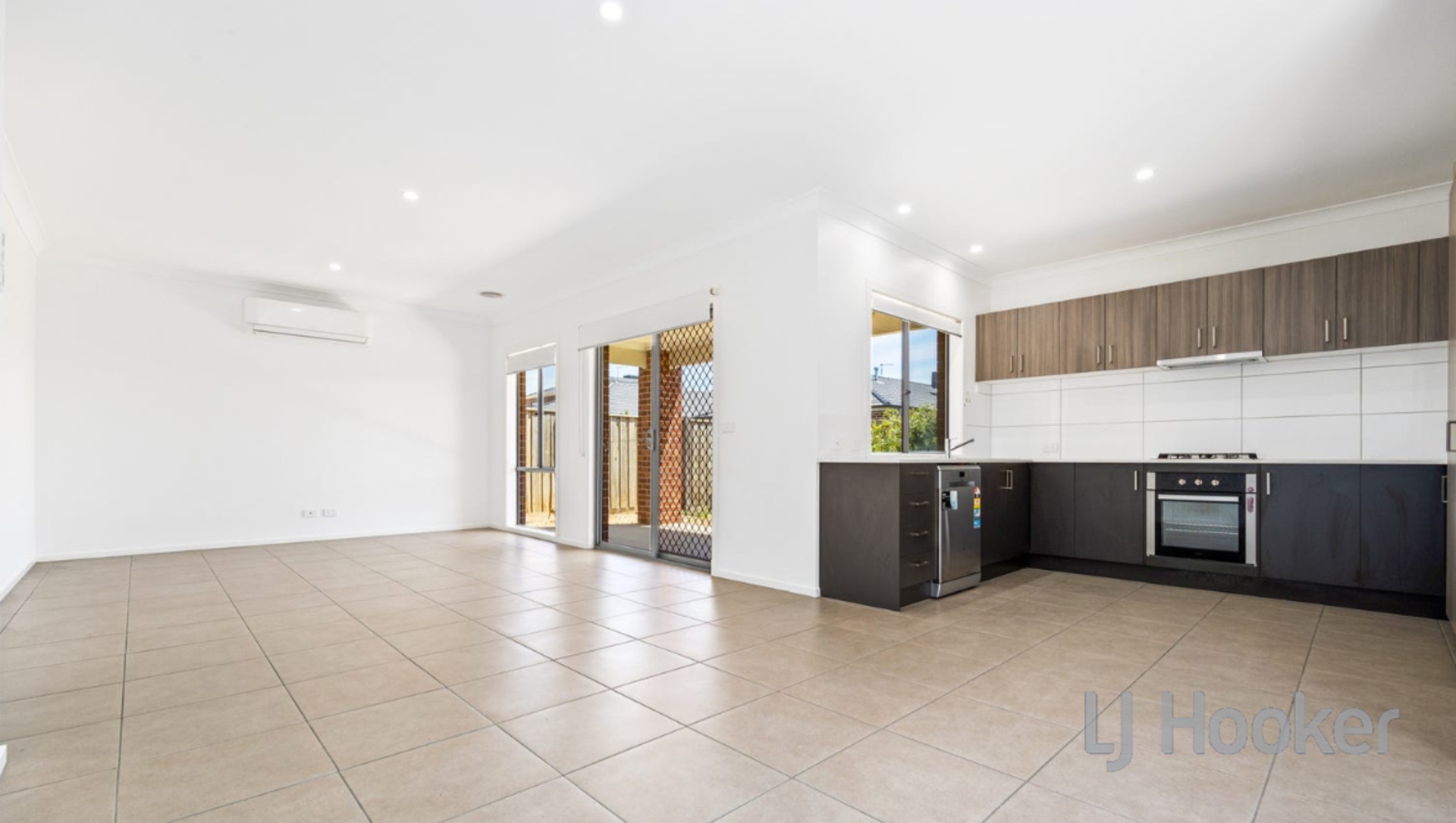 9 Postema Drive, POINT COOK