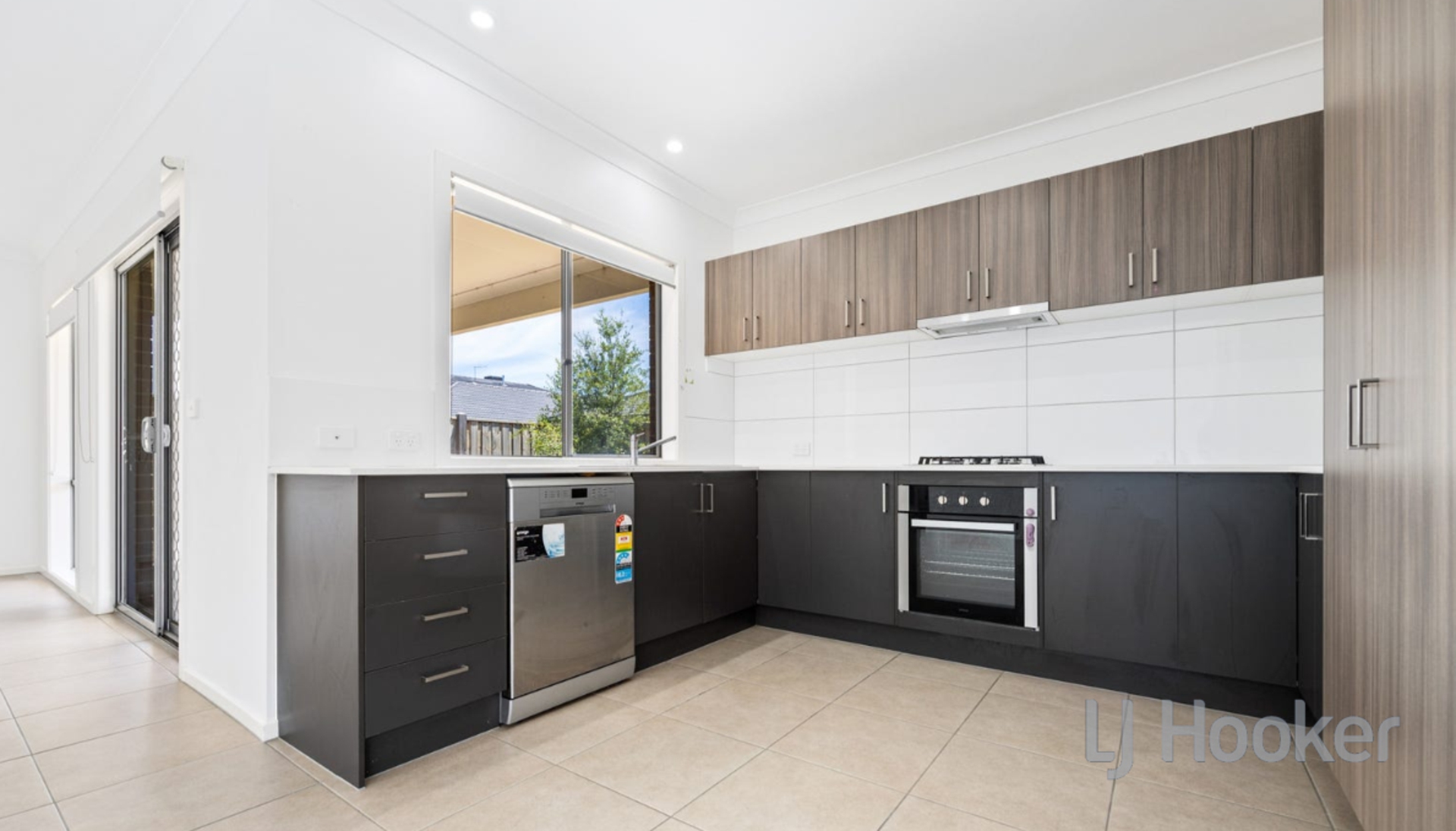 9 Postema Drive, POINT COOK