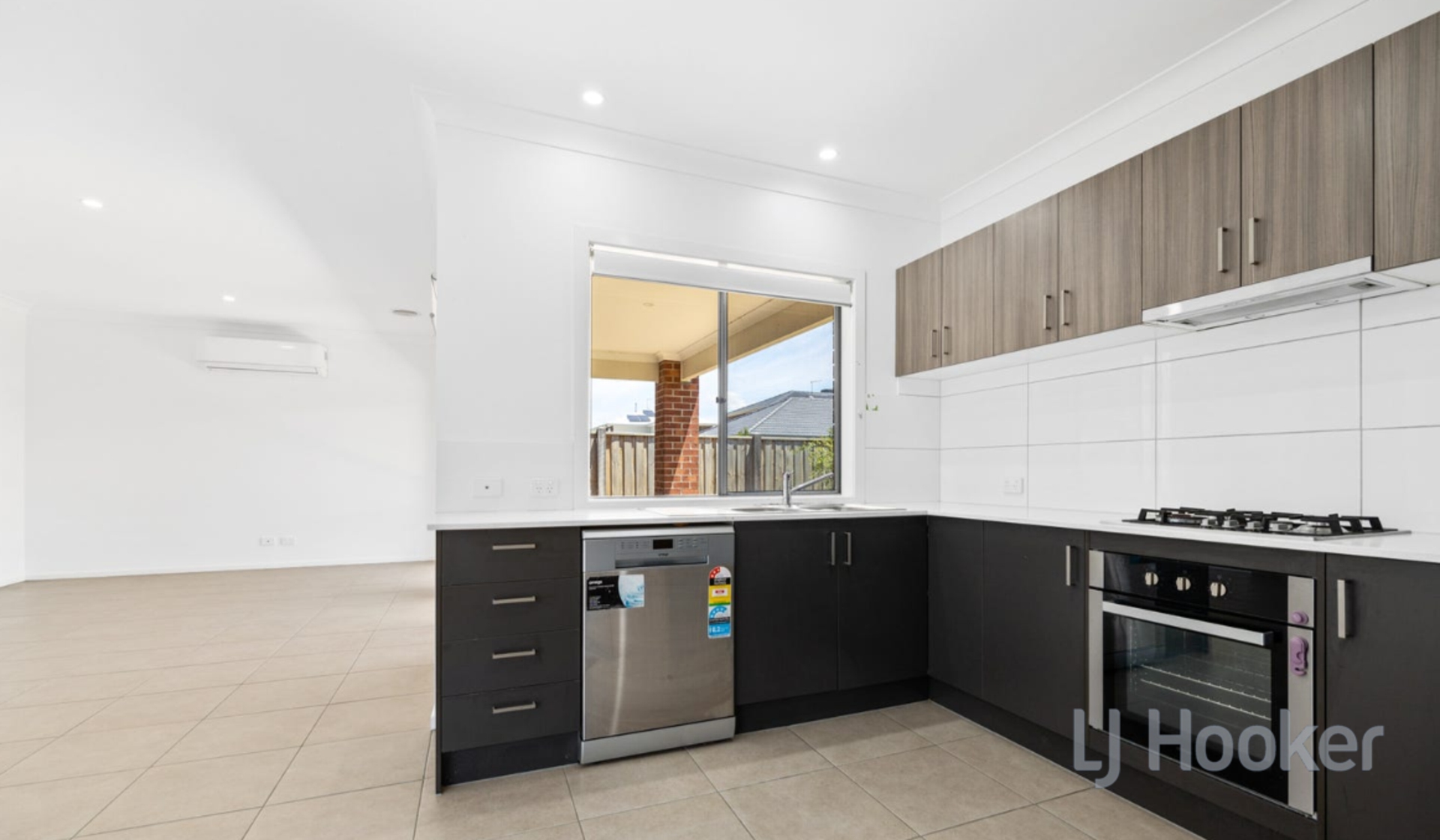 9 Postema Drive, POINT COOK