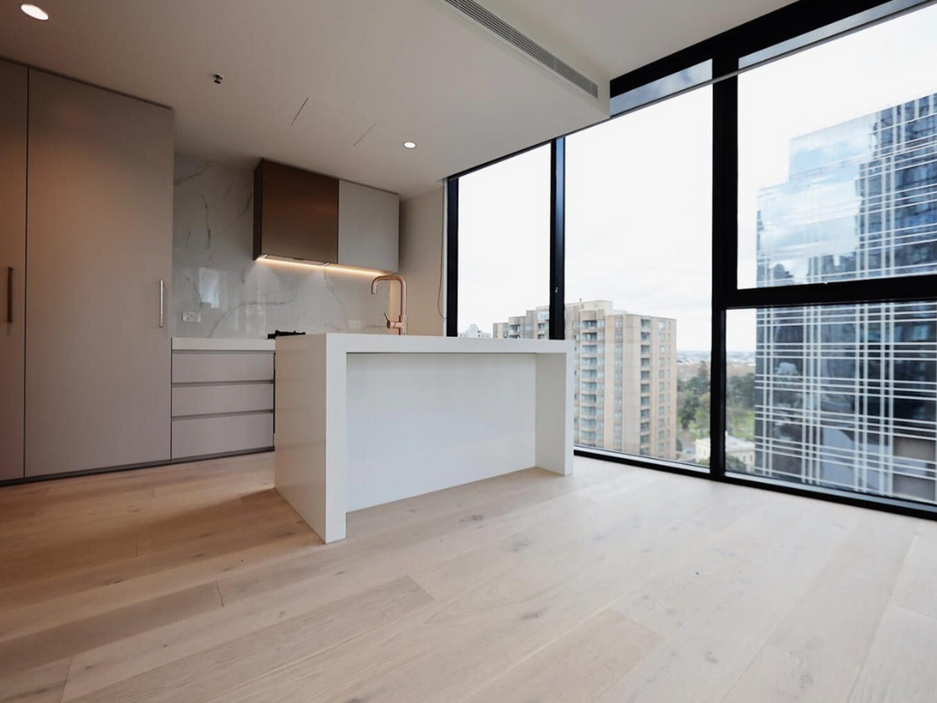 1403/141 La Trobe Street, MELBOURNE