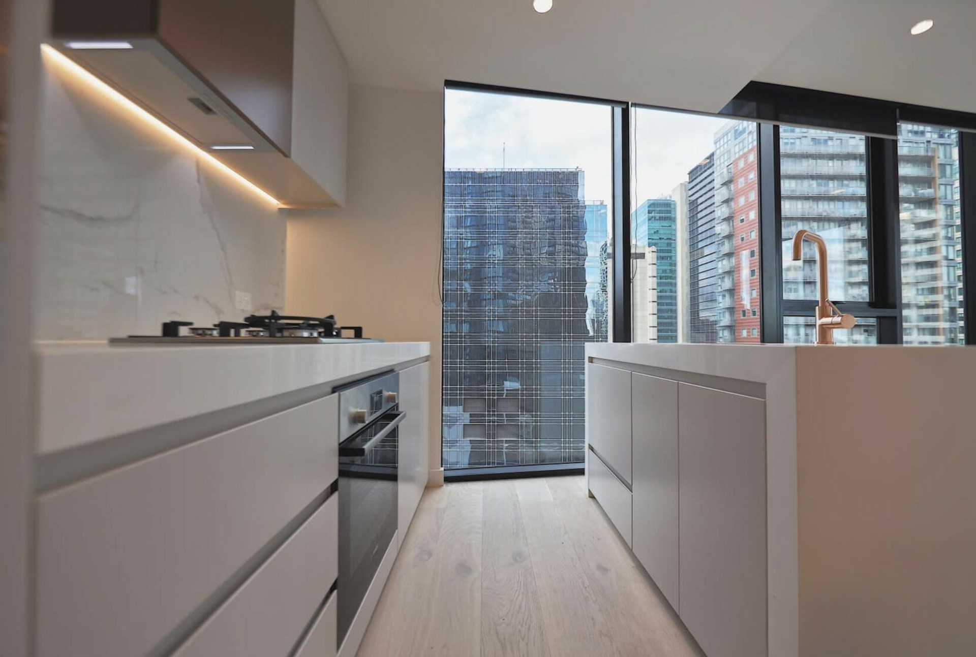 1403/141 La Trobe Street, MELBOURNE