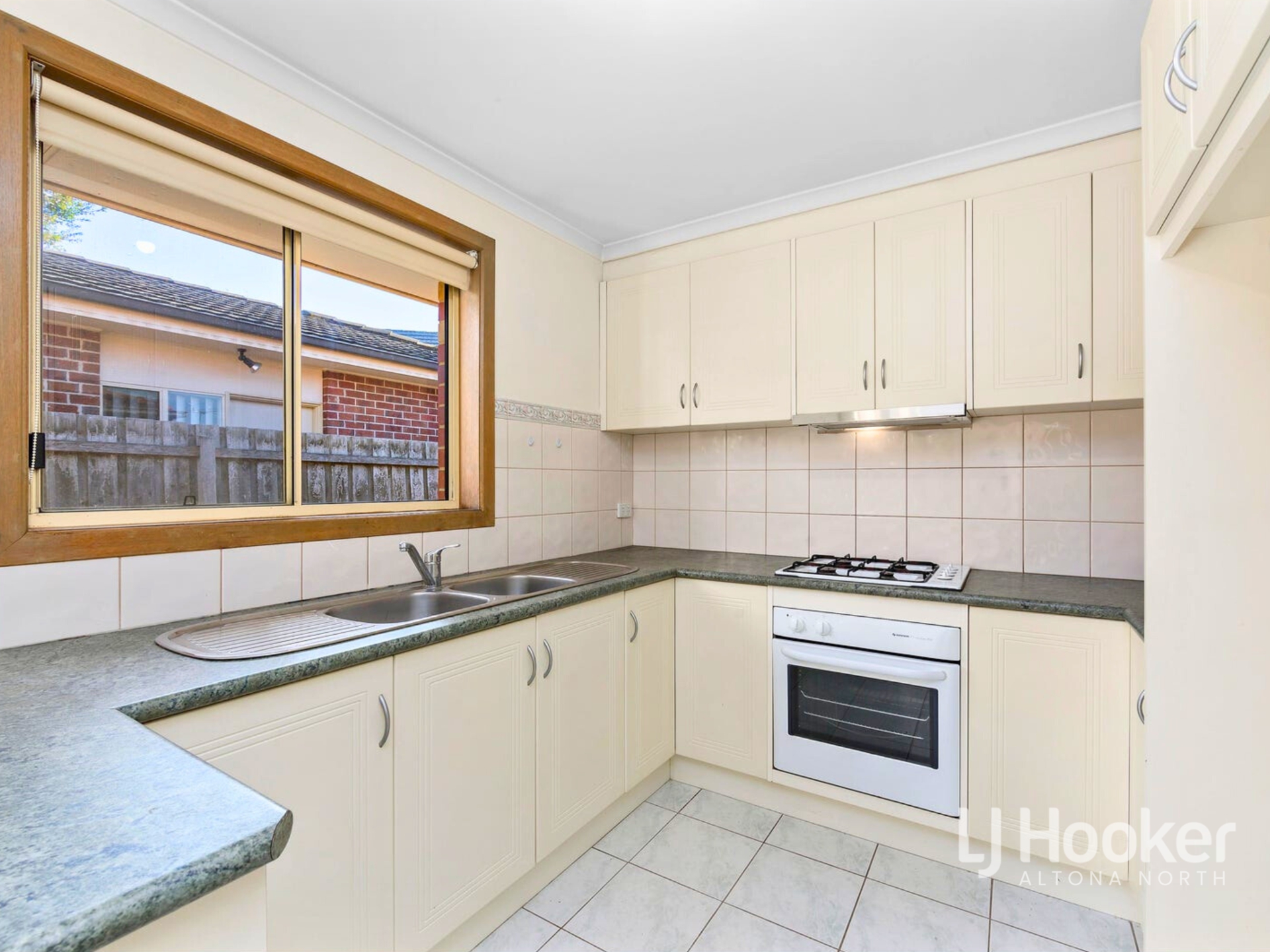 2/22 The Broadway, ALTONA NORTH