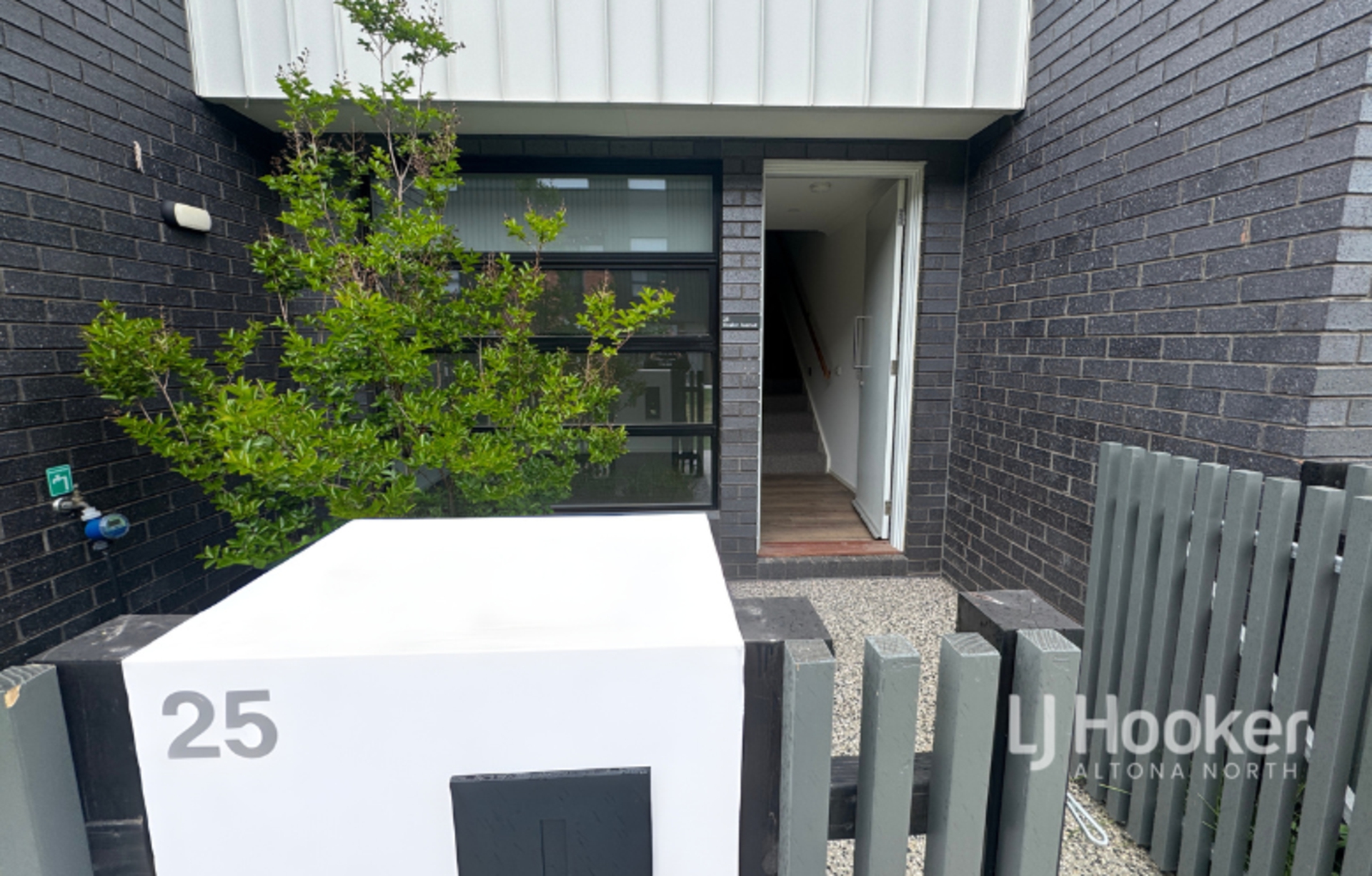 25 Deakin Avenue, ALTONA NORTH