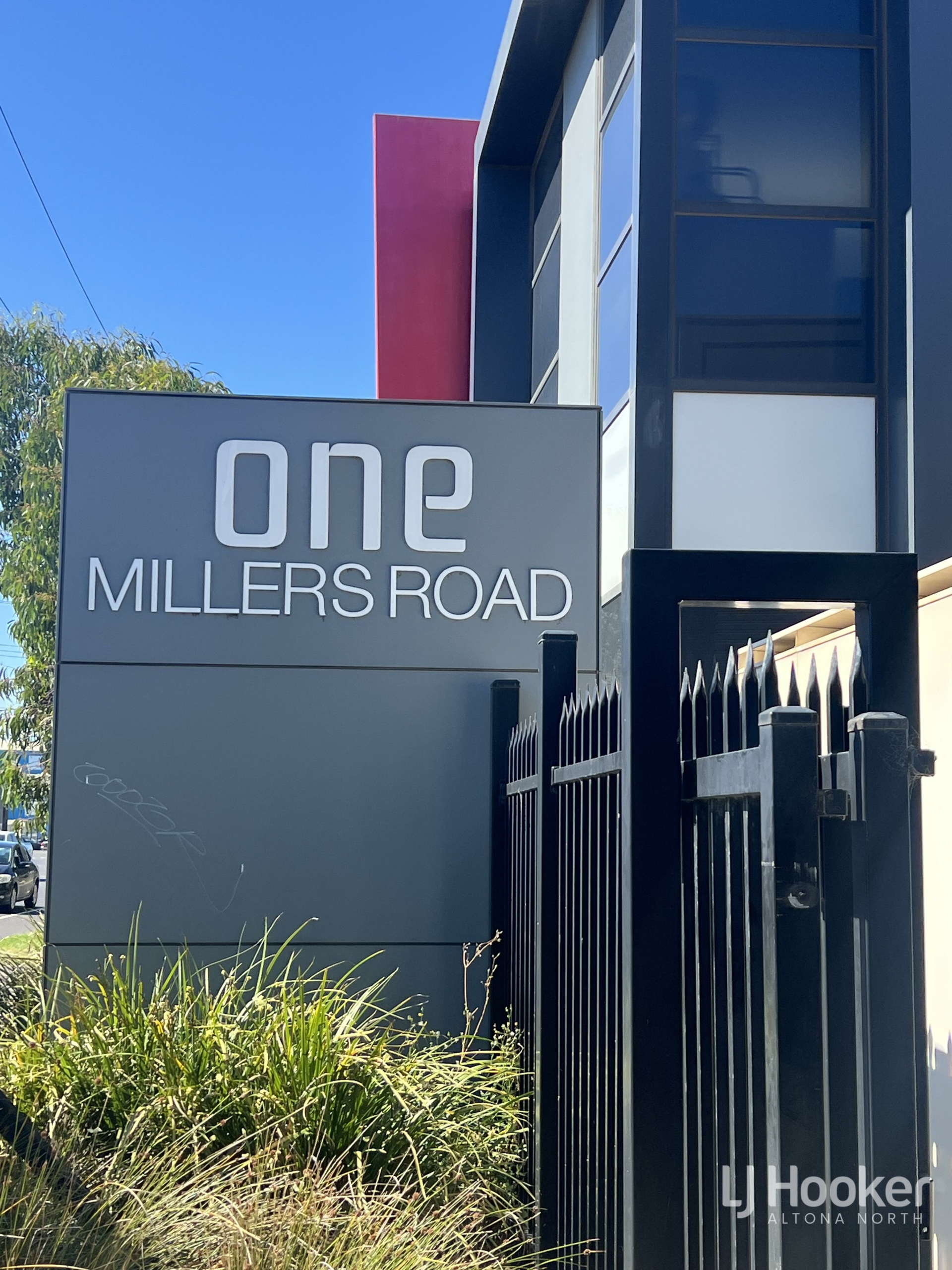 2/1 Millers Road, BROOKLYN