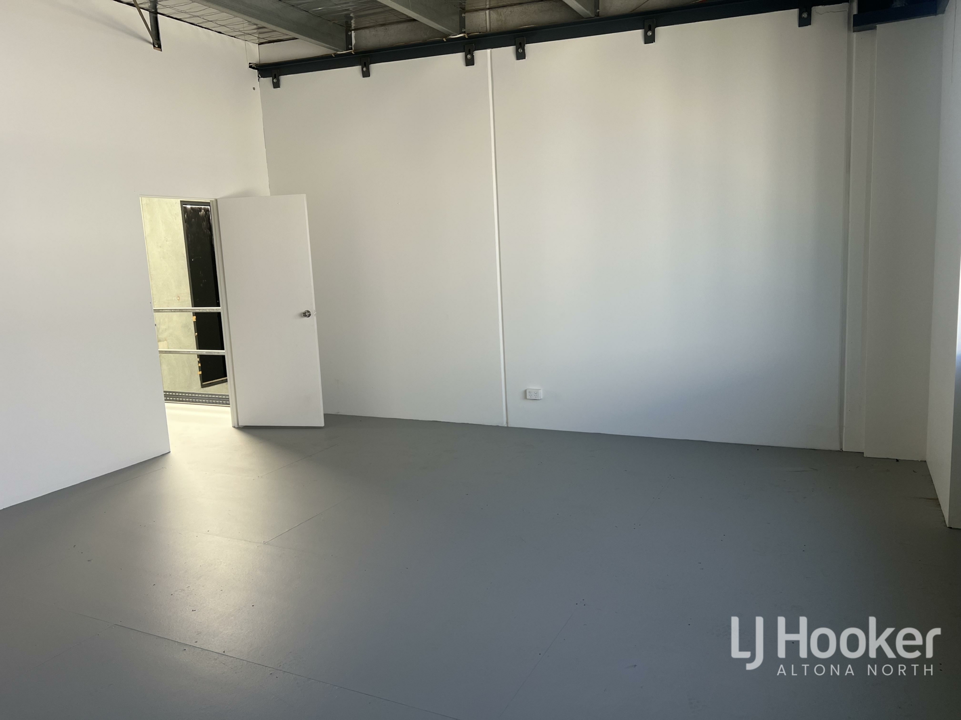 2/1 Millers Road, BROOKLYN