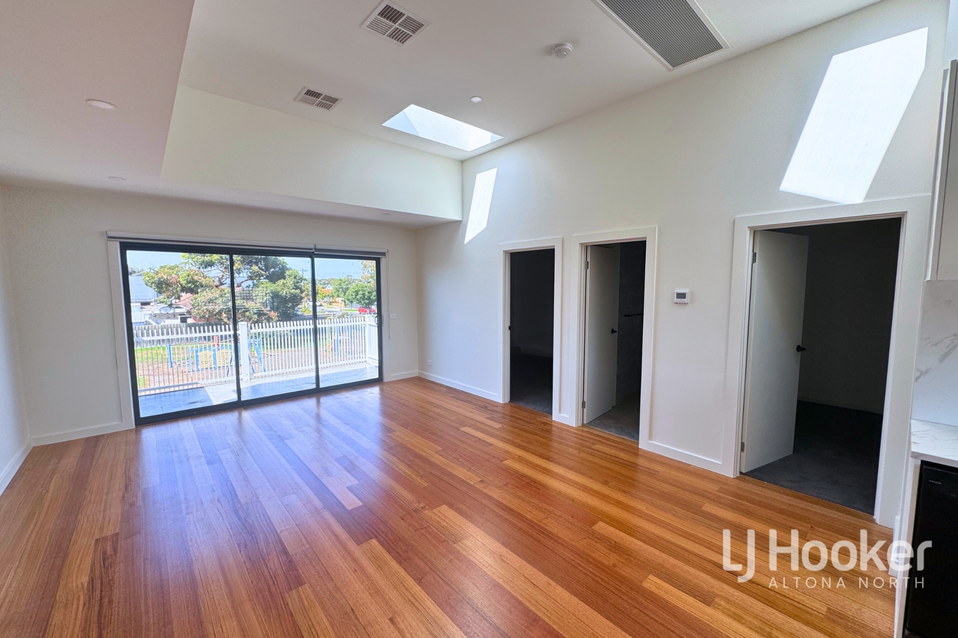 2/9 Neal Court, ALTONA NORTH