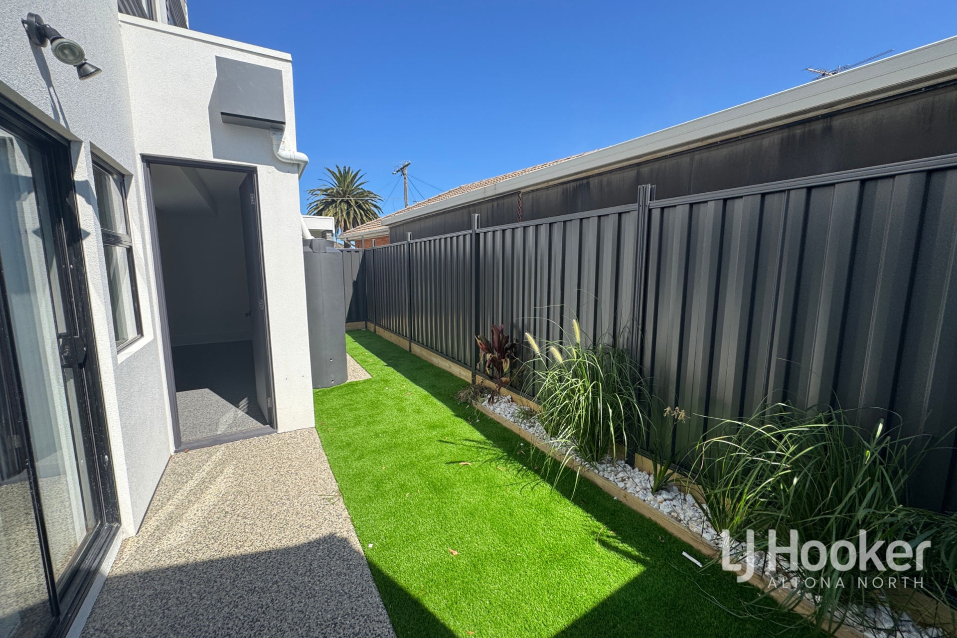 2/9 Neal Court, ALTONA NORTH