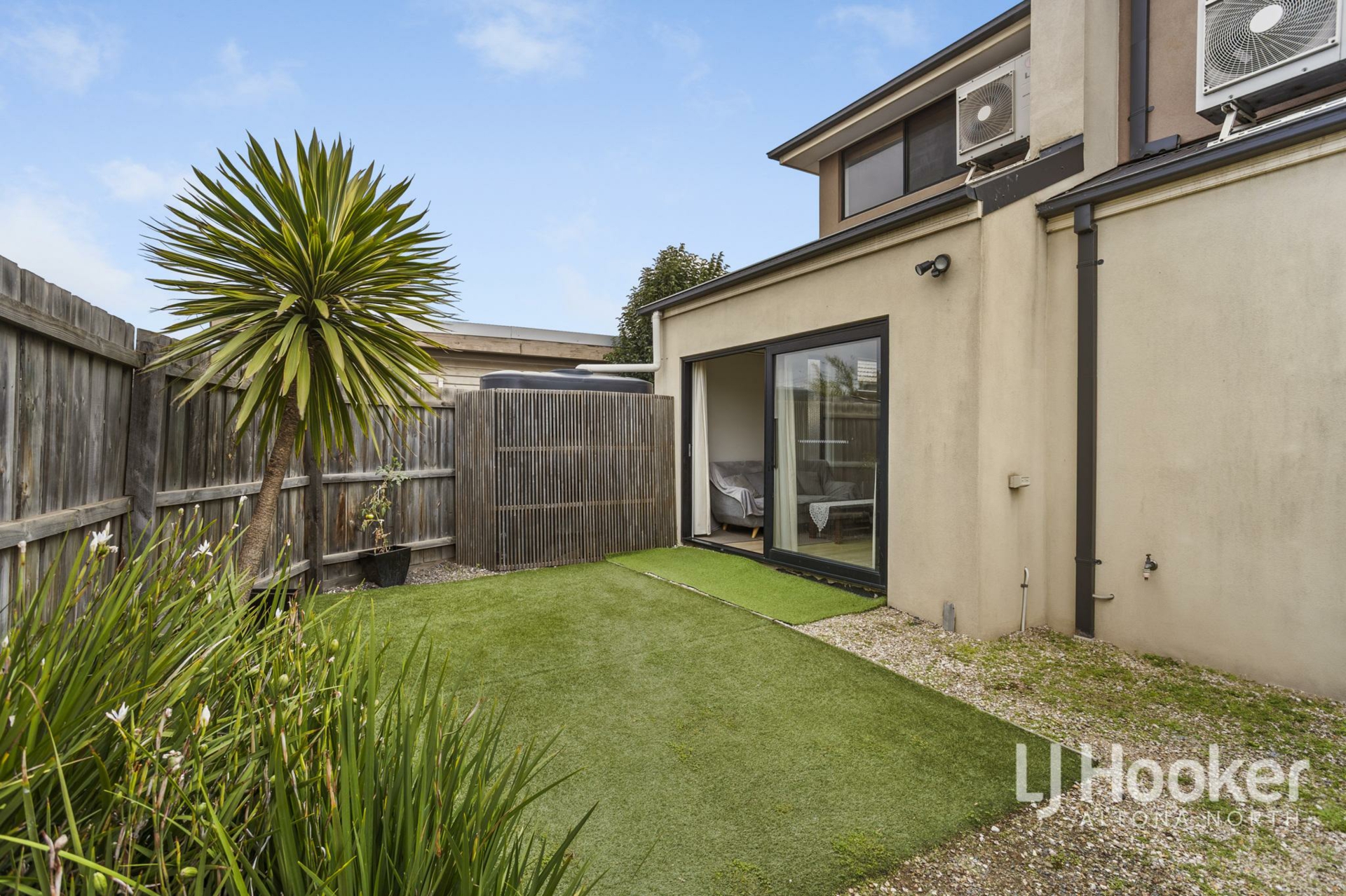 2/1 Edward Avenue, ALTONA NORTH