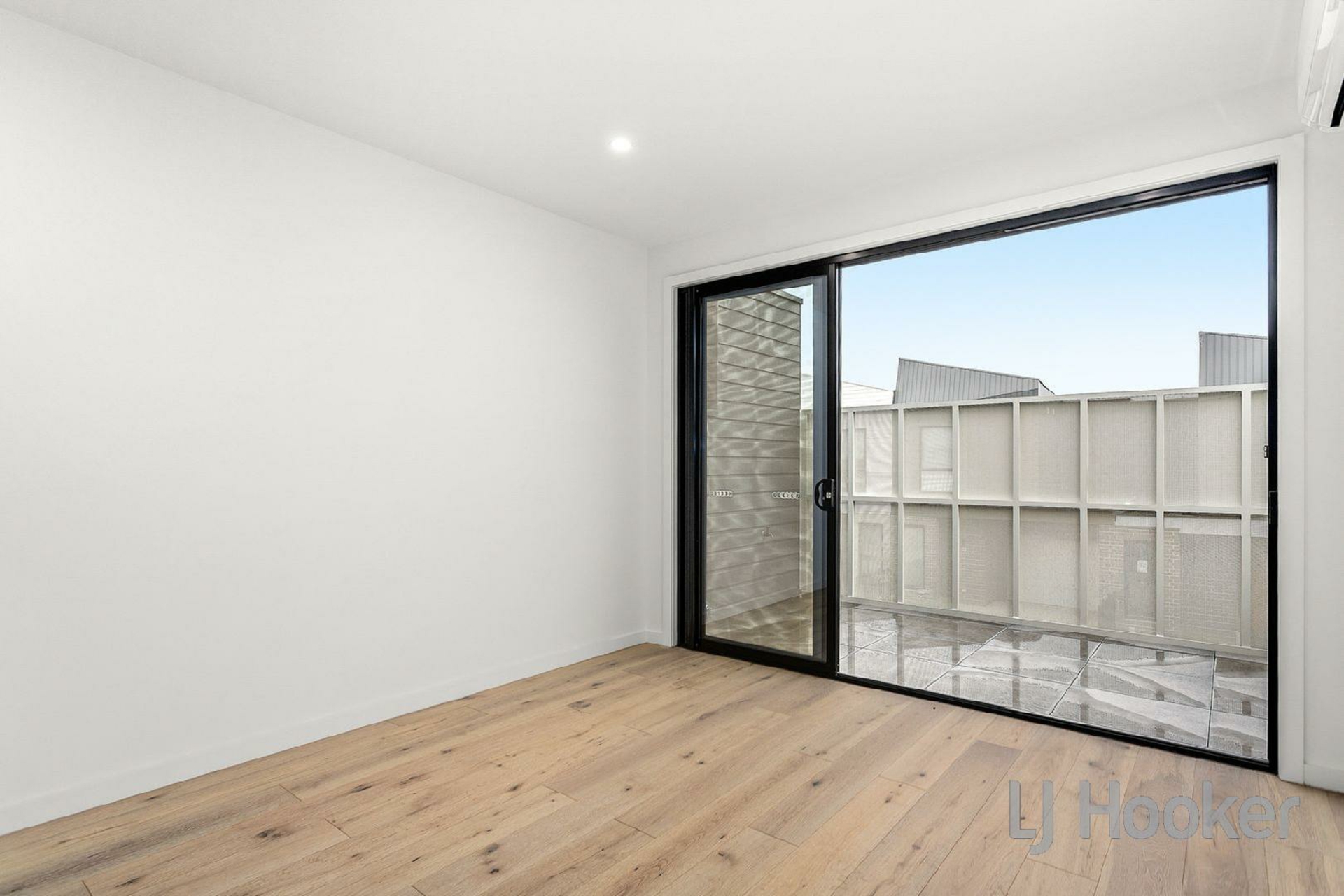 17 Piccolo Circuit, WILLIAMSTOWN NORTH