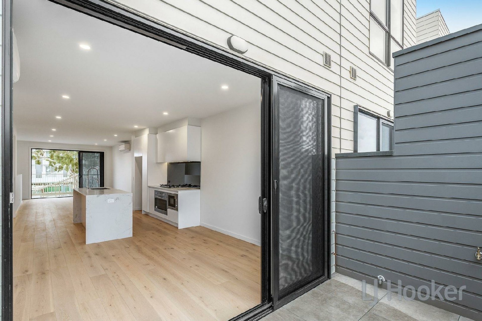 17 Piccolo Circuit, WILLIAMSTOWN NORTH