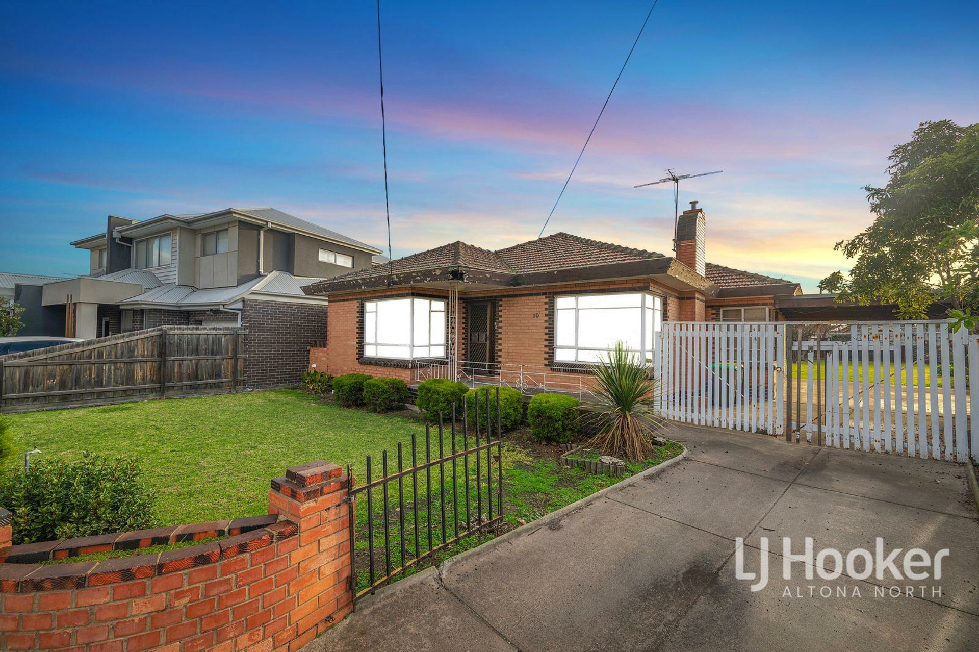 10 Stapley Crescent, ALTONA NORTH