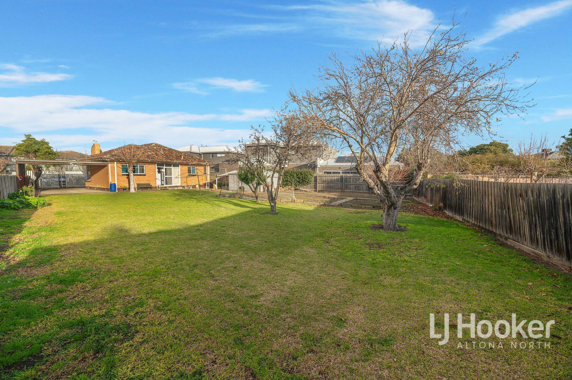 10 Stapley Crescent, ALTONA NORTH