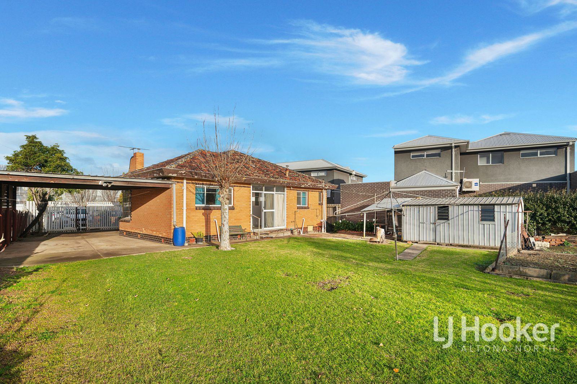 10 Stapley Crescent, ALTONA NORTH