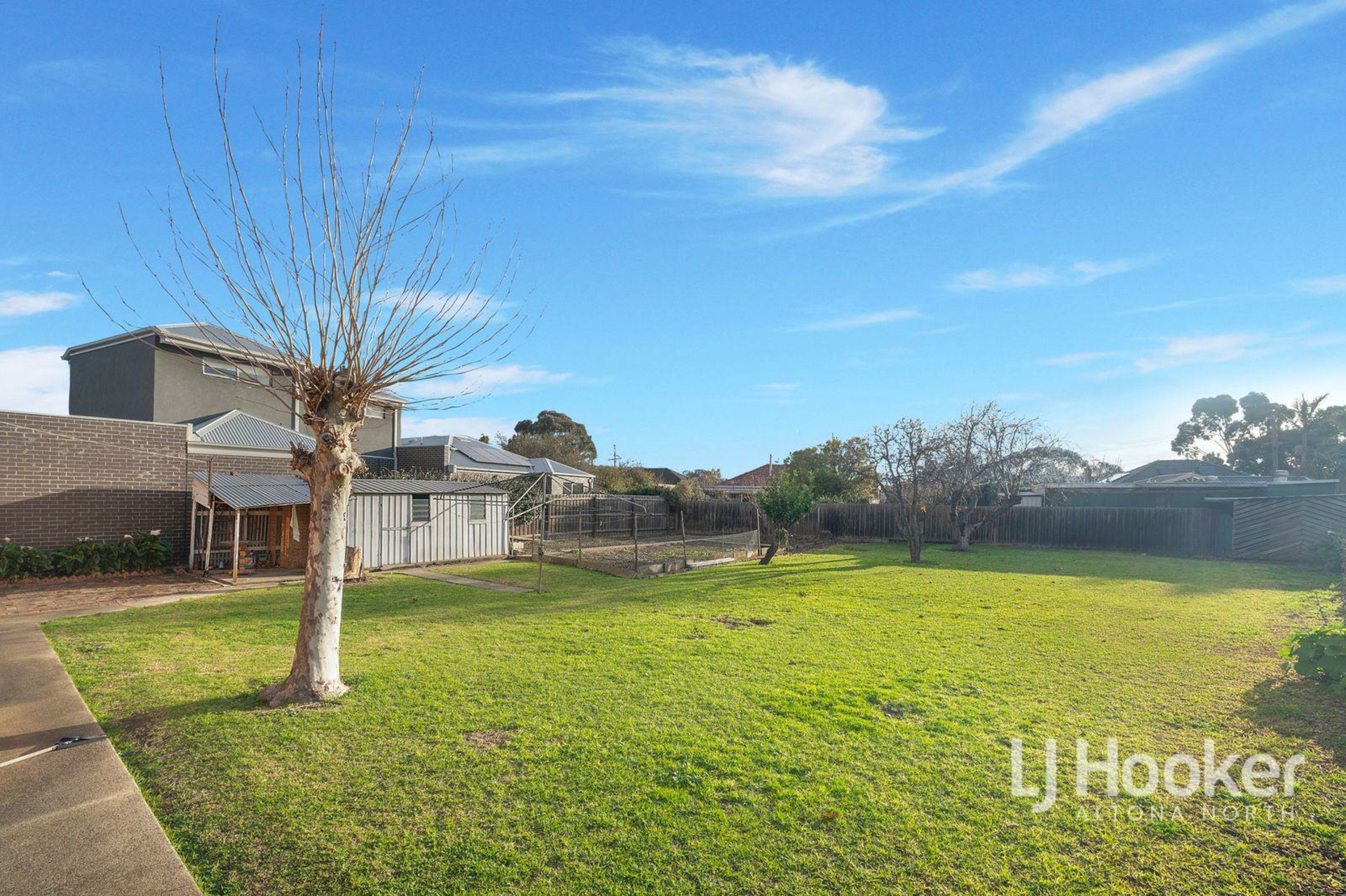 10 Stapley Crescent, ALTONA NORTH