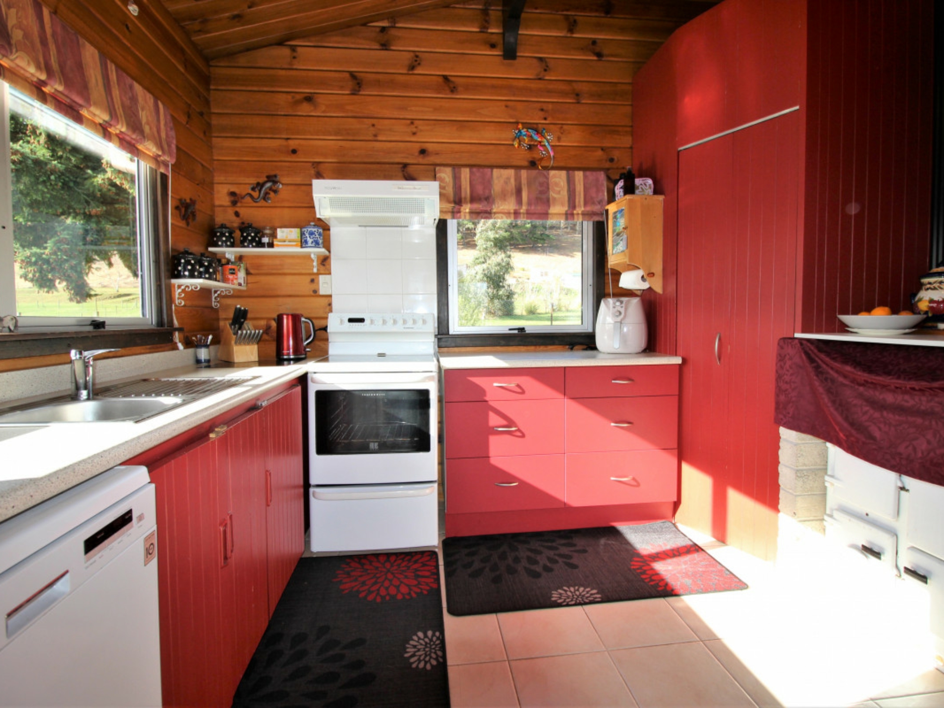 51 Hillview Road Alexandra Property Details LJ Hooker