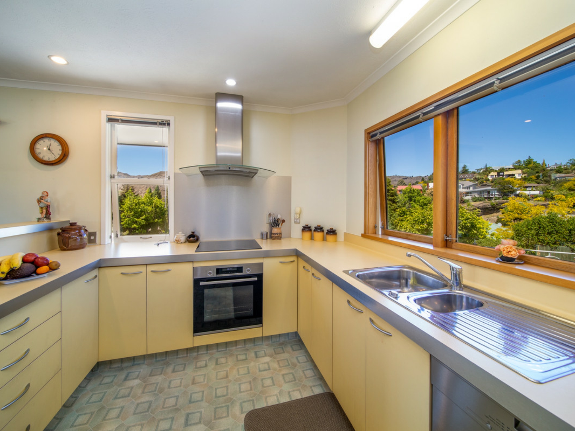 10-12 Old Bridge Road, ALEXANDRA