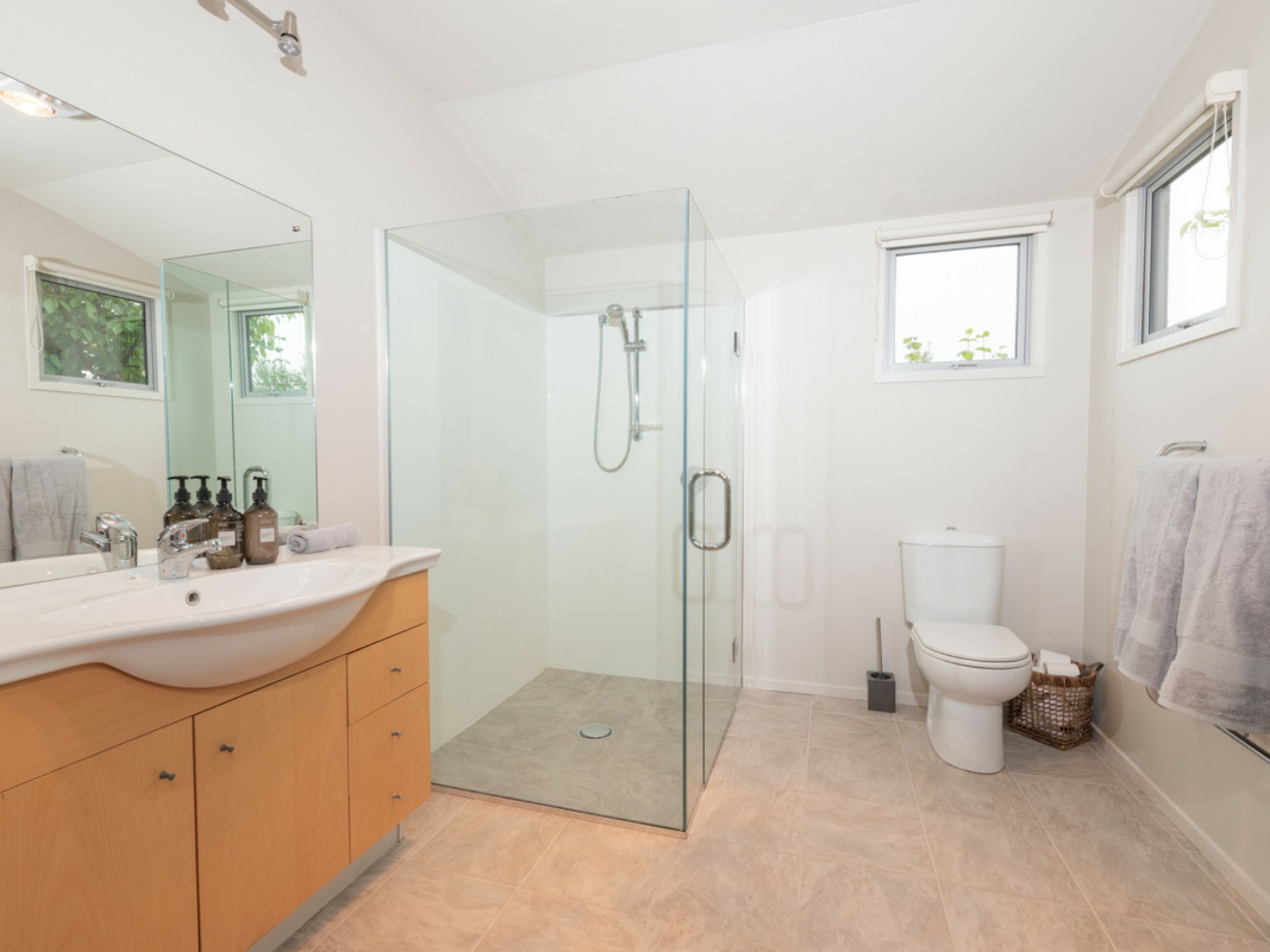 169 Airport Road, ALEXANDRA