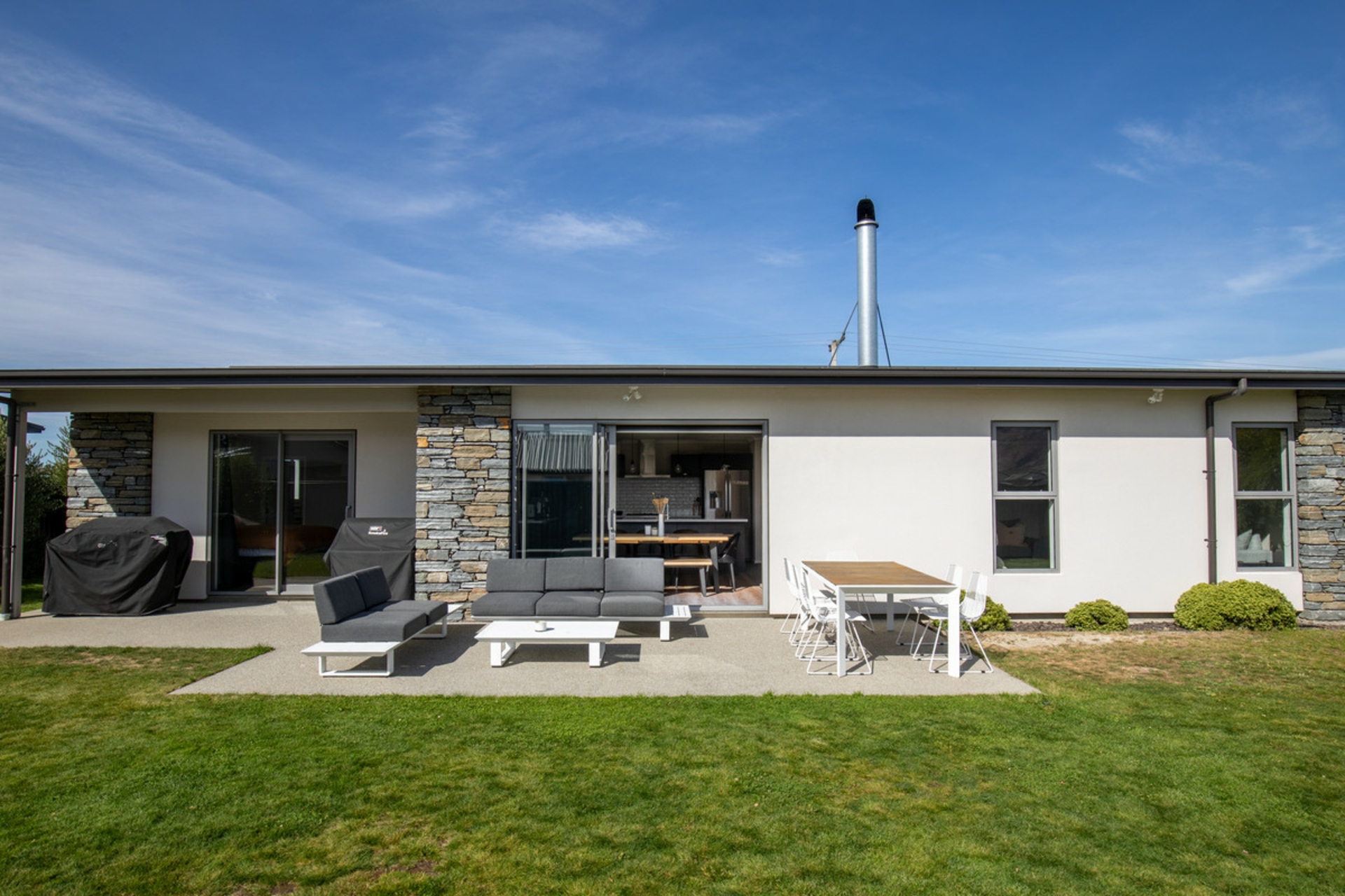 6 Willoughby Place, CLYDE