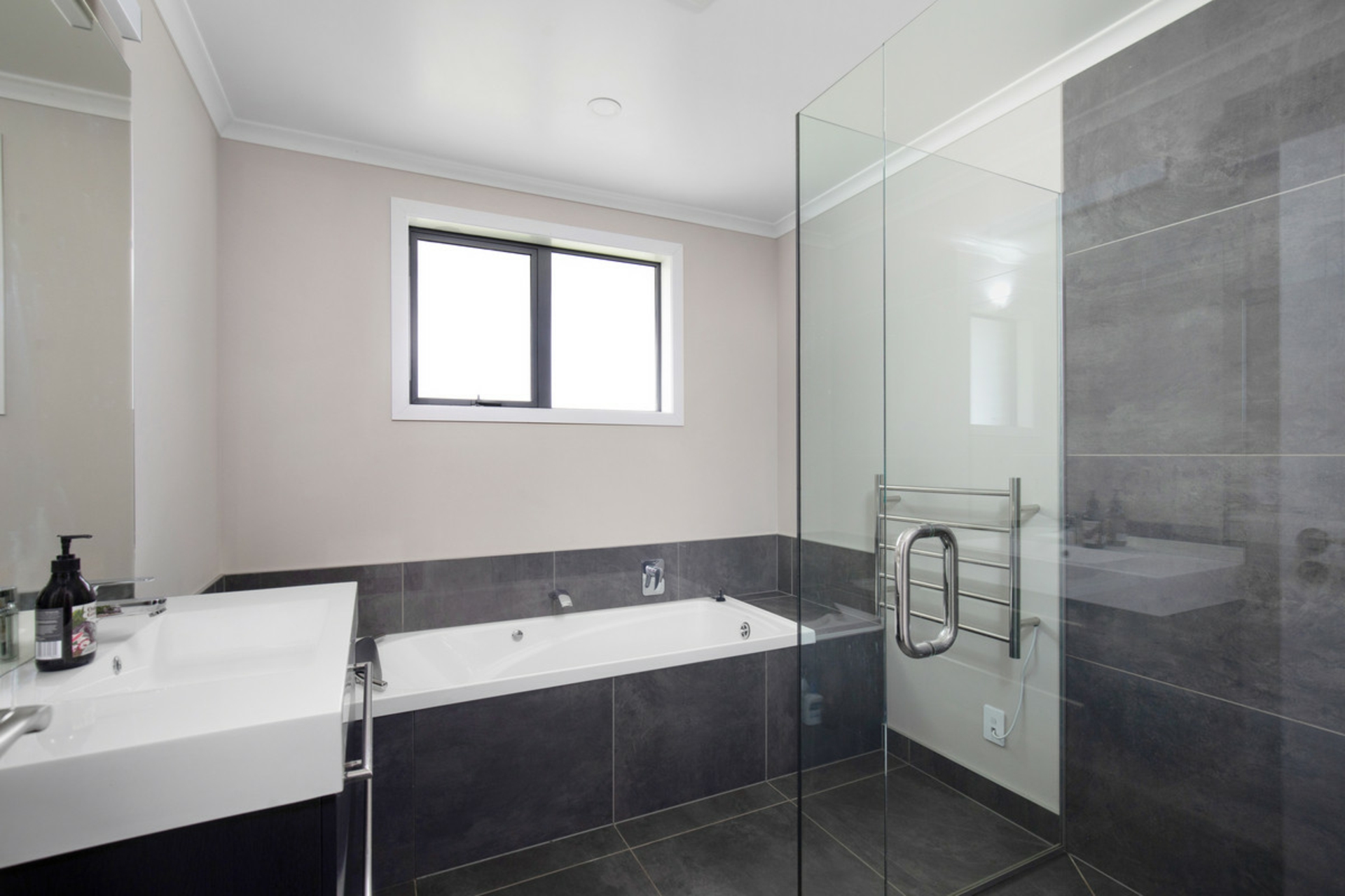 6 Willoughby Place, CLYDE