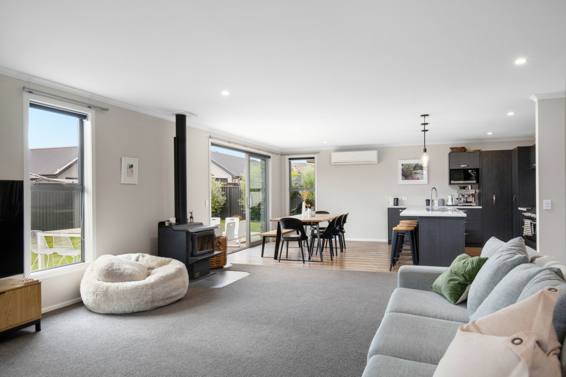 6 Willoughby Place, CLYDE