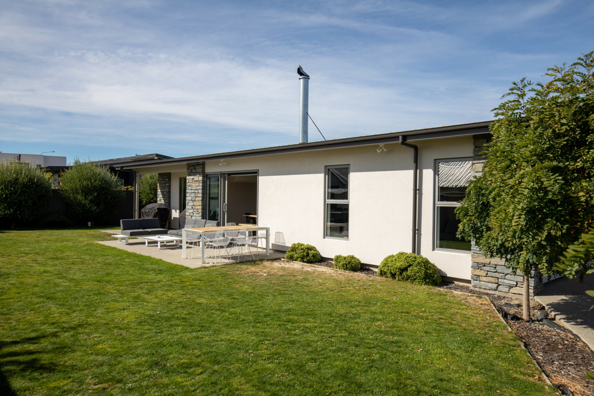 6 Willoughby Place, CLYDE