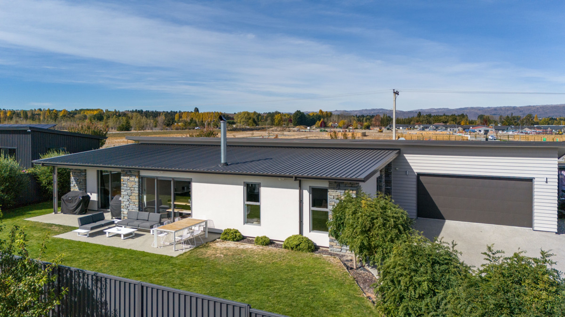 6 Willoughby Place, CLYDE