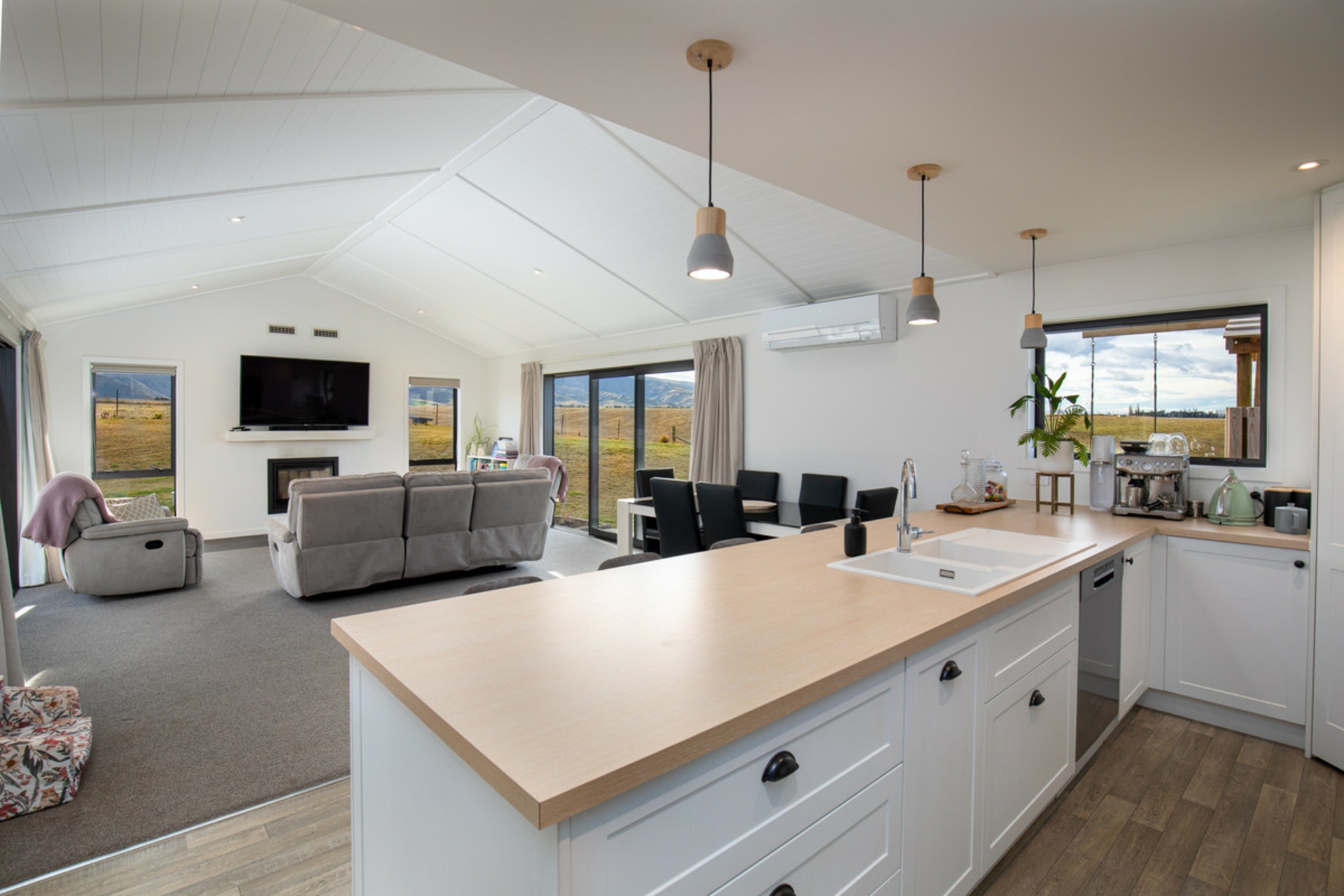 405 McArthur Road, ALEXANDRA