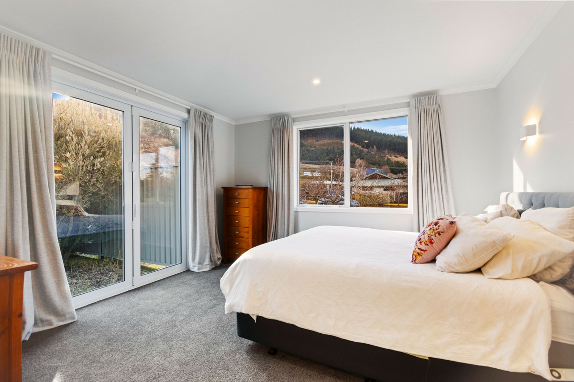 4 Lantern Way, CLYDE