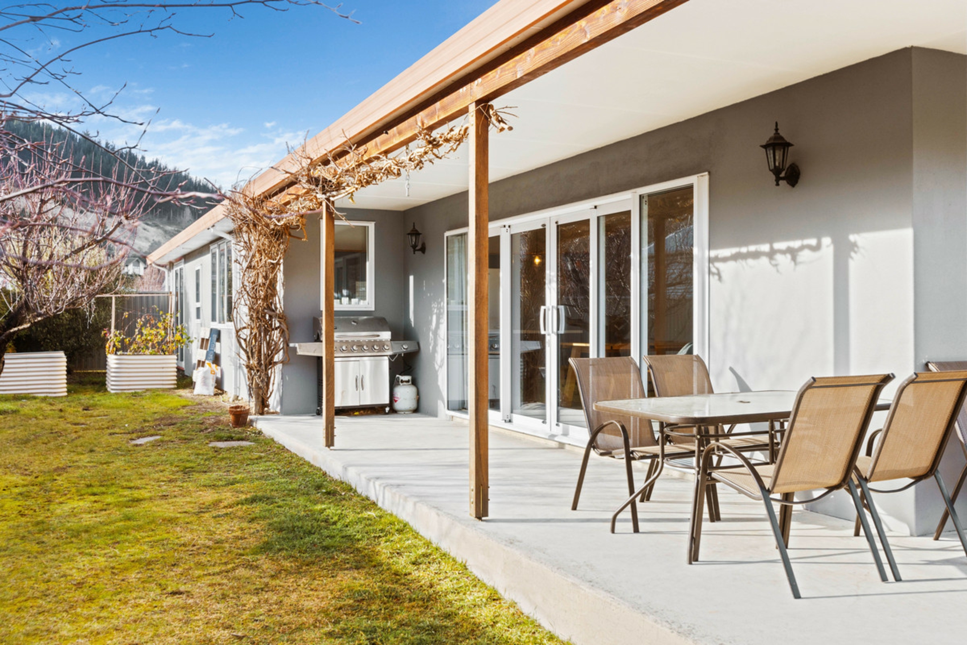 4 Lantern Way, CLYDE