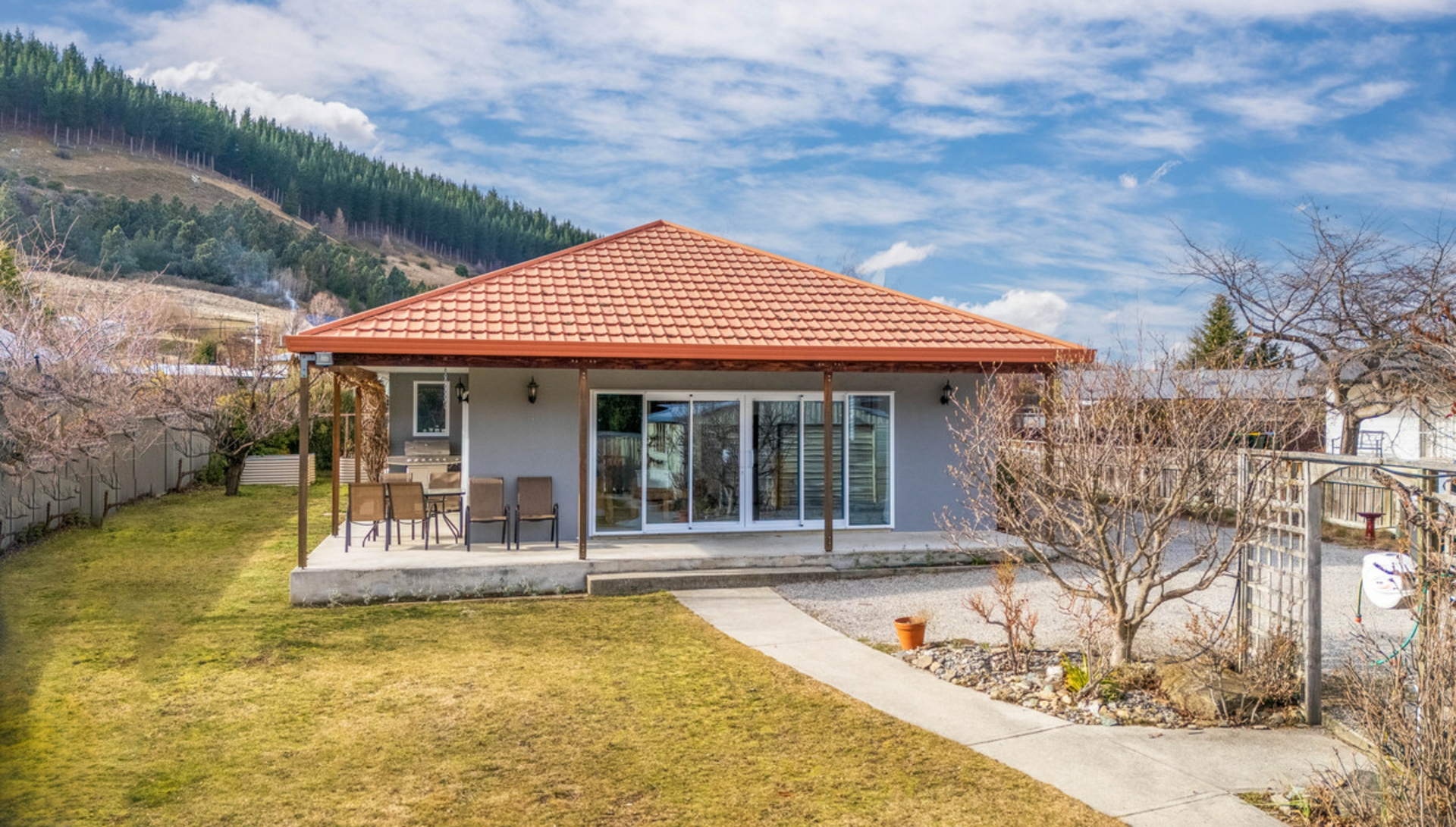 4 Lantern Way, CLYDE
