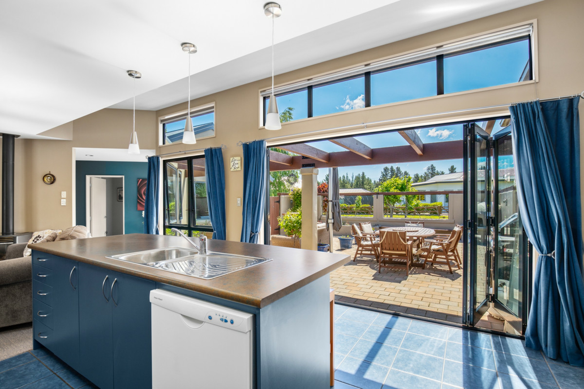 5 Spruce Close, ALEXANDRA
