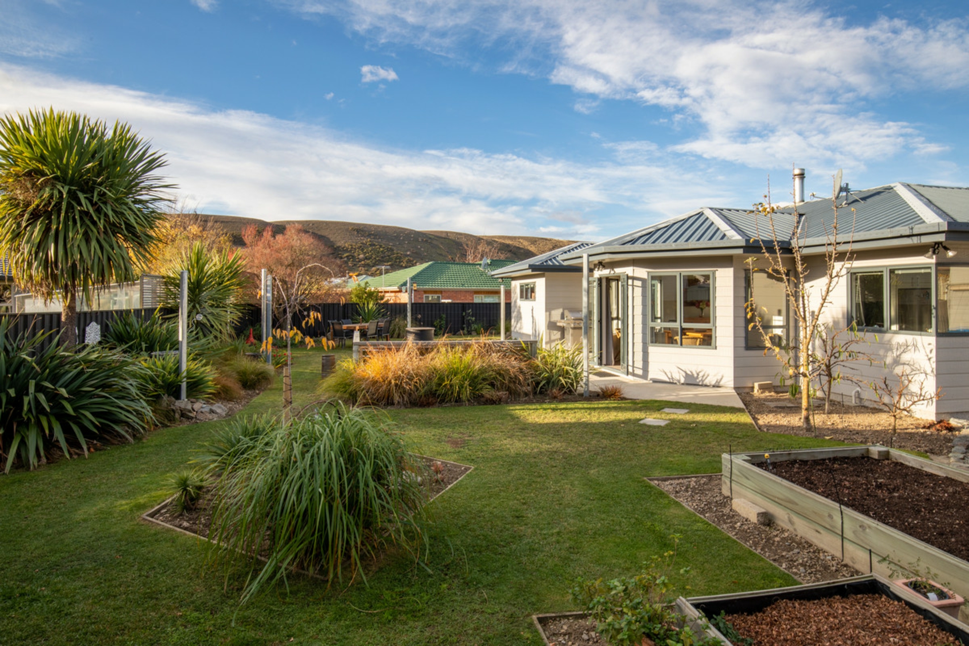 6 Albert Drive, CLYDE