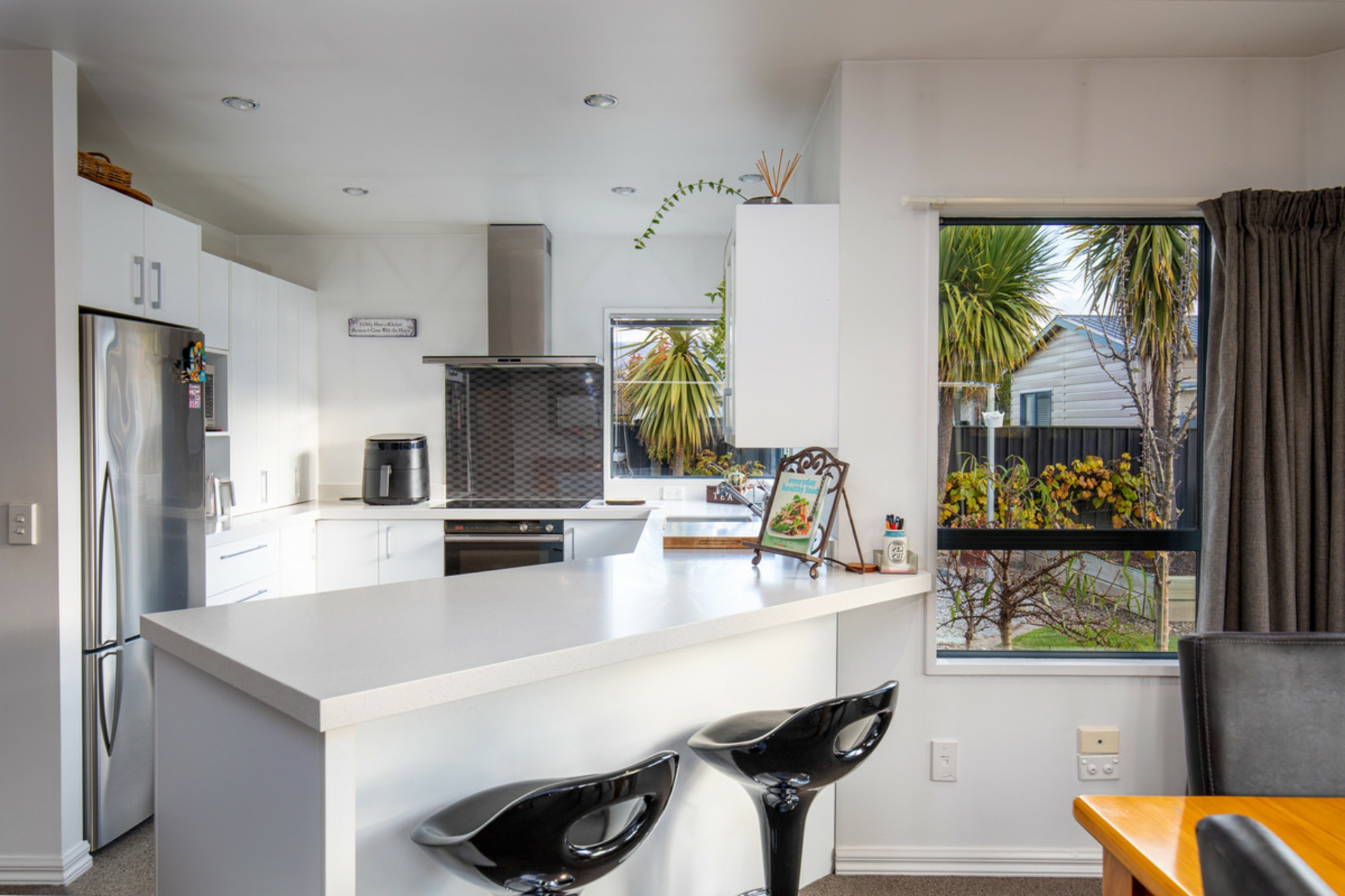 6 Albert Drive, CLYDE