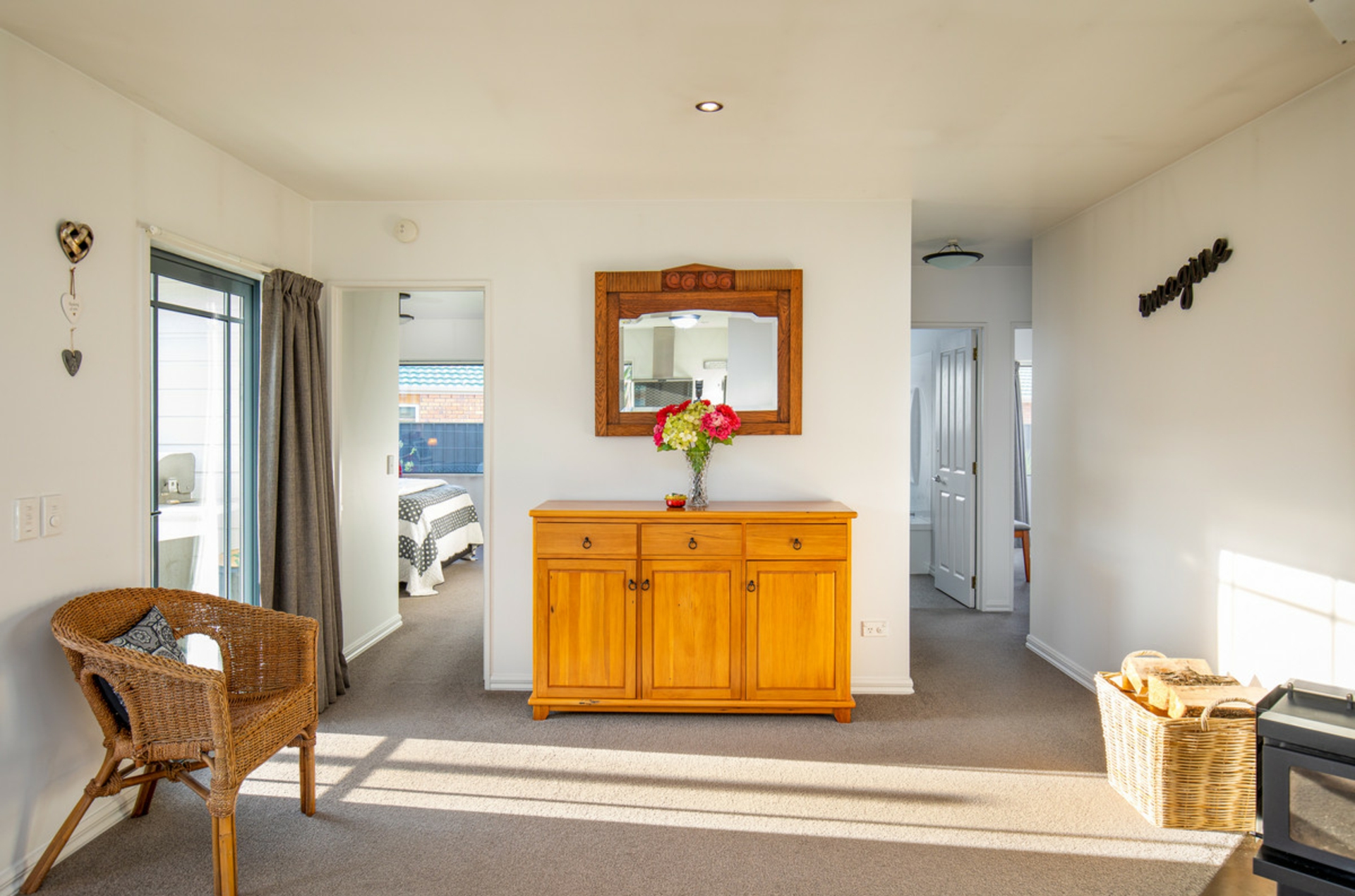 6 Albert Drive, CLYDE