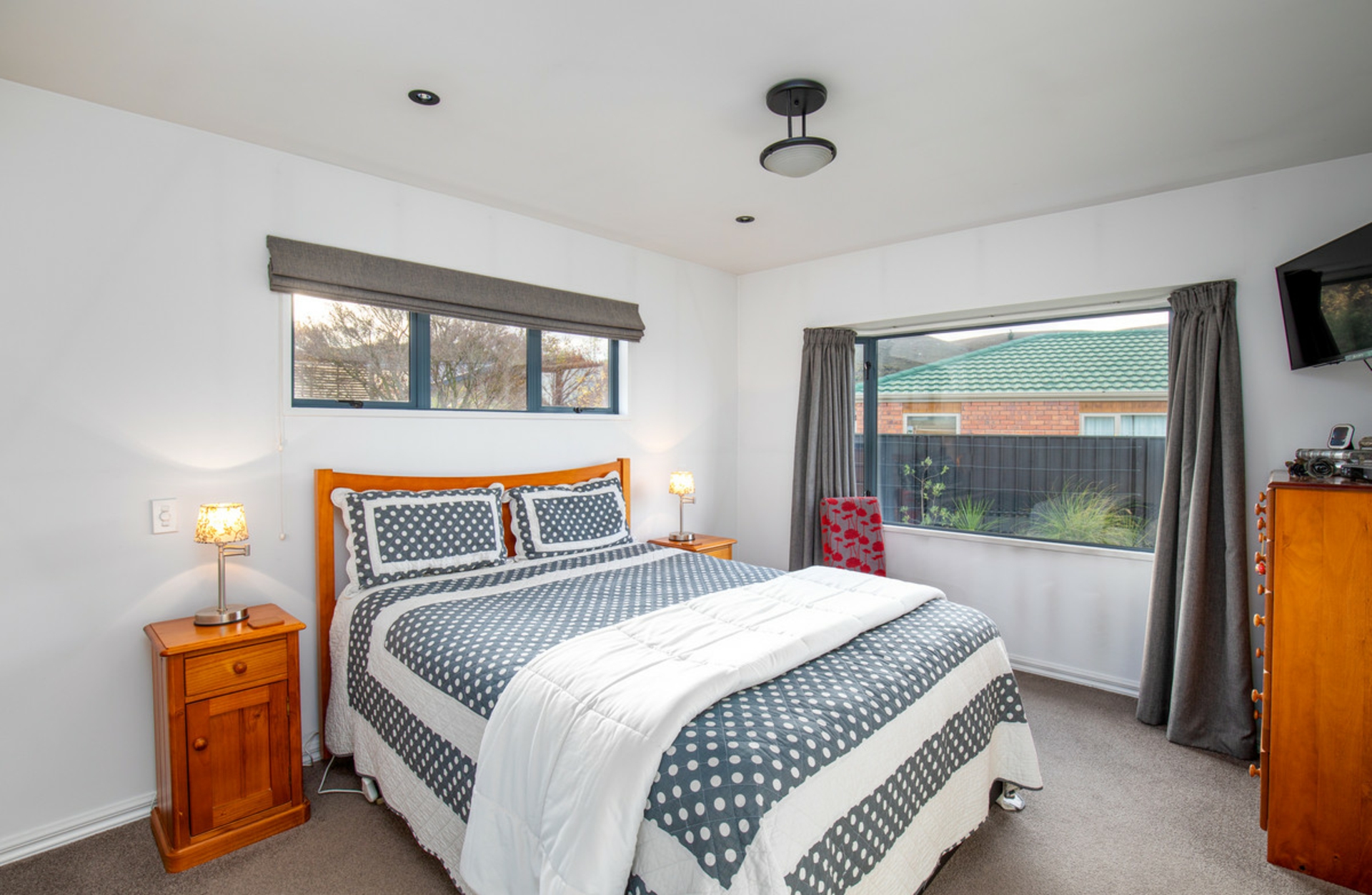 6 Albert Drive, CLYDE