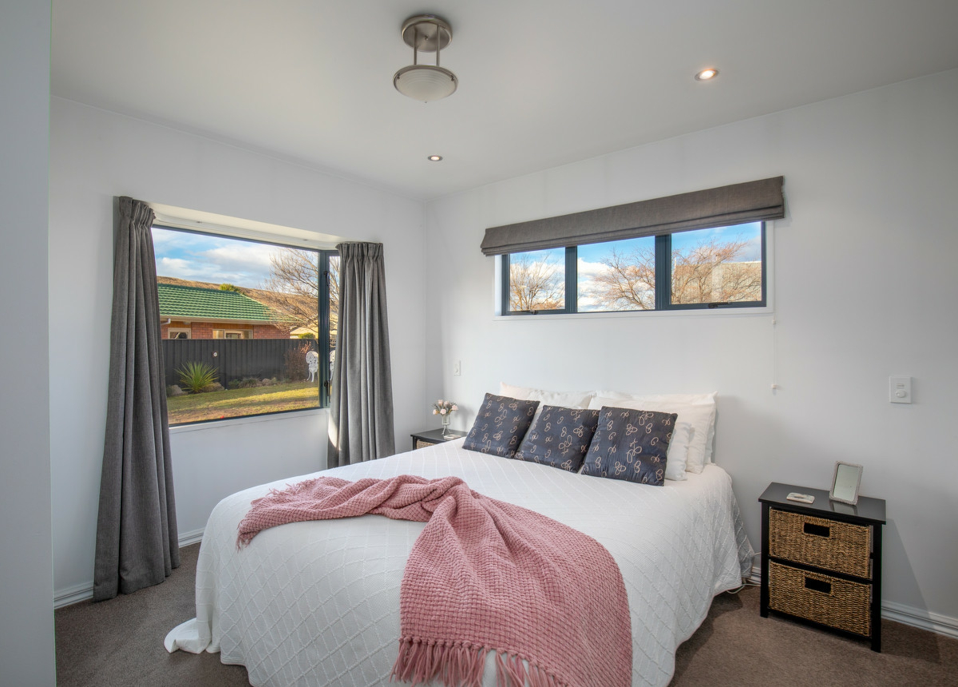 6 Albert Drive, CLYDE