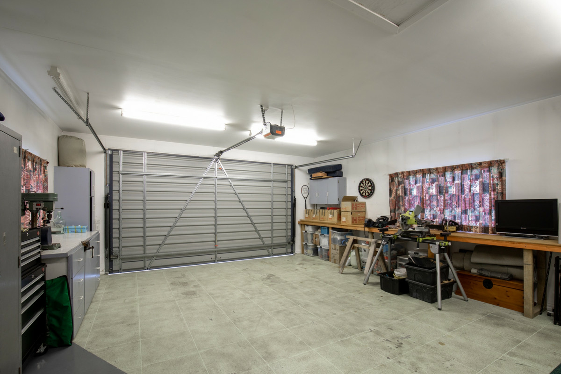 6 Albert Drive, CLYDE