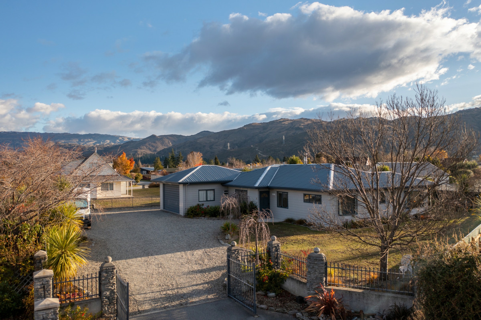 6 Albert Drive, CLYDE