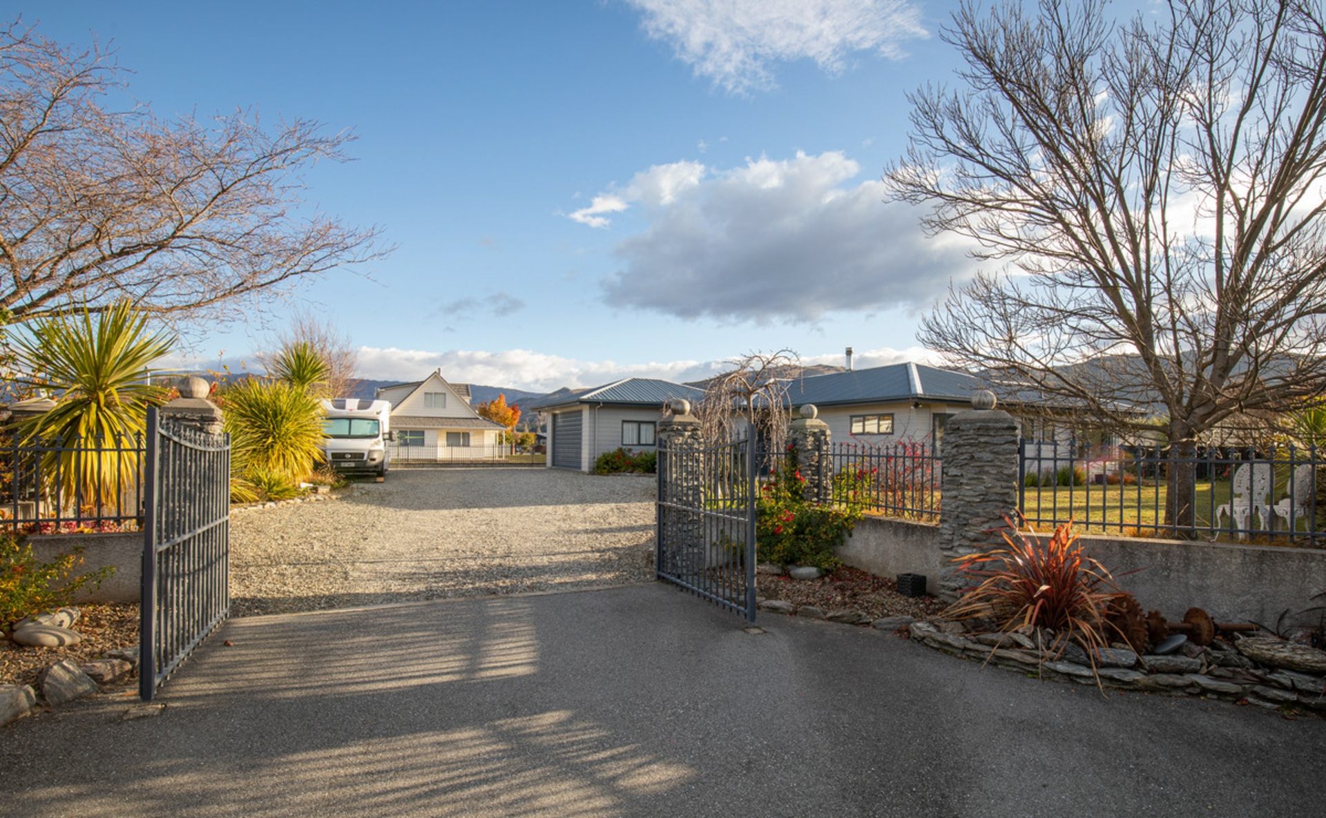 6 Albert Drive, CLYDE
