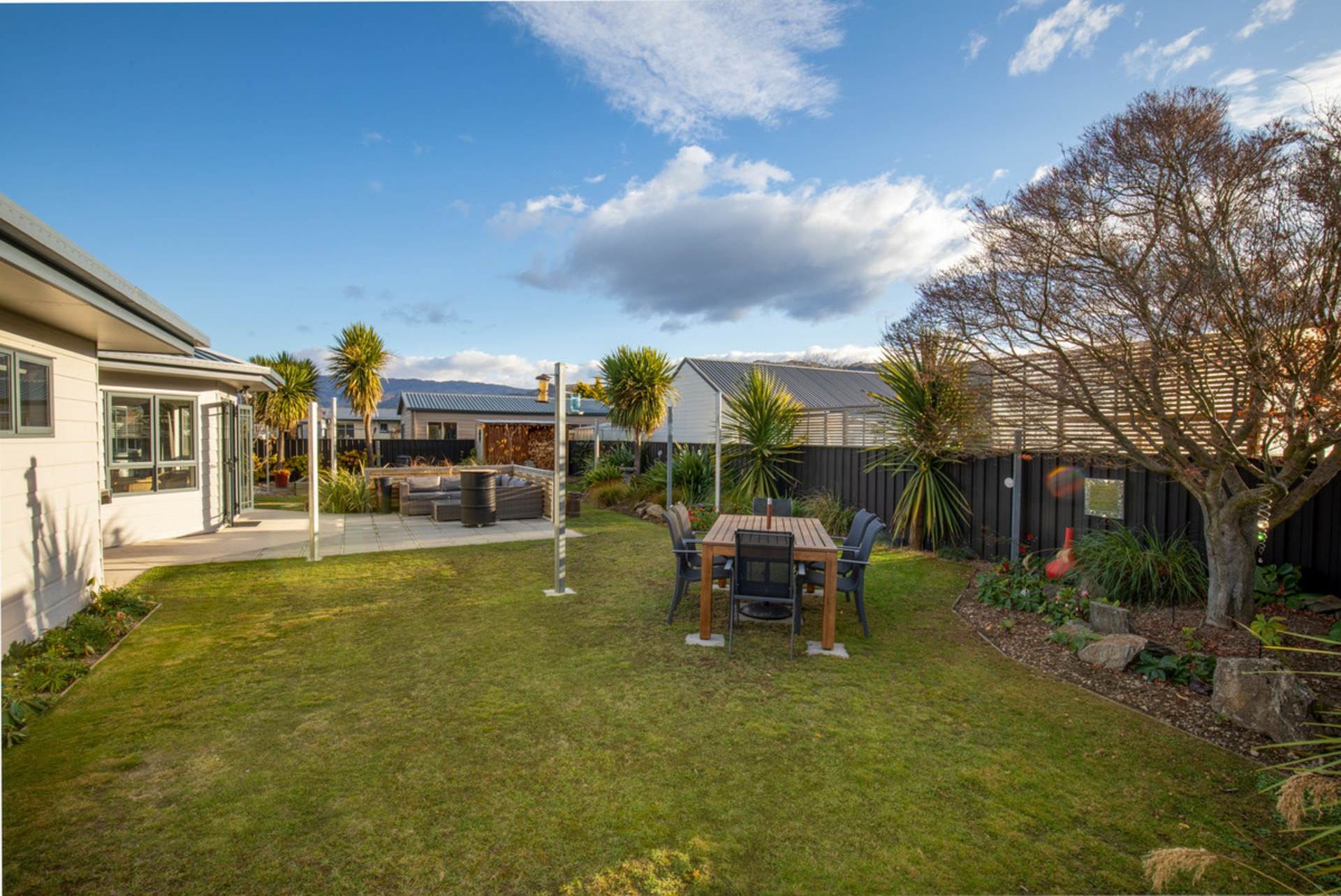 6 Albert Drive, CLYDE