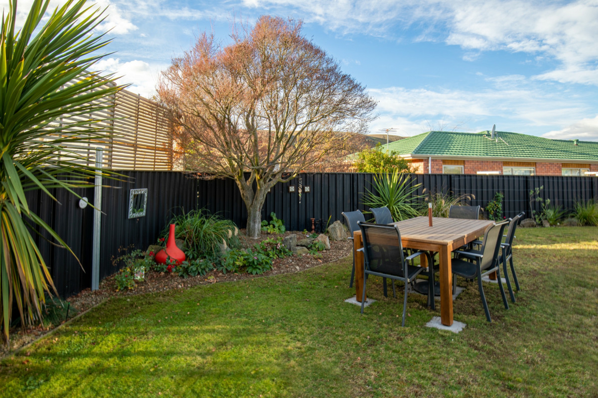 6 Albert Drive, CLYDE