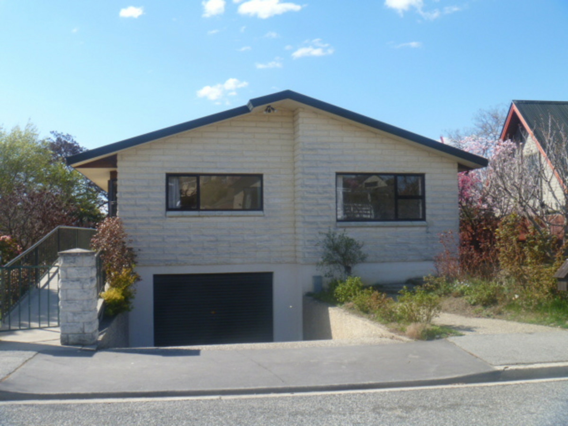 1 Kamaka Crescent, ALEXANDRA